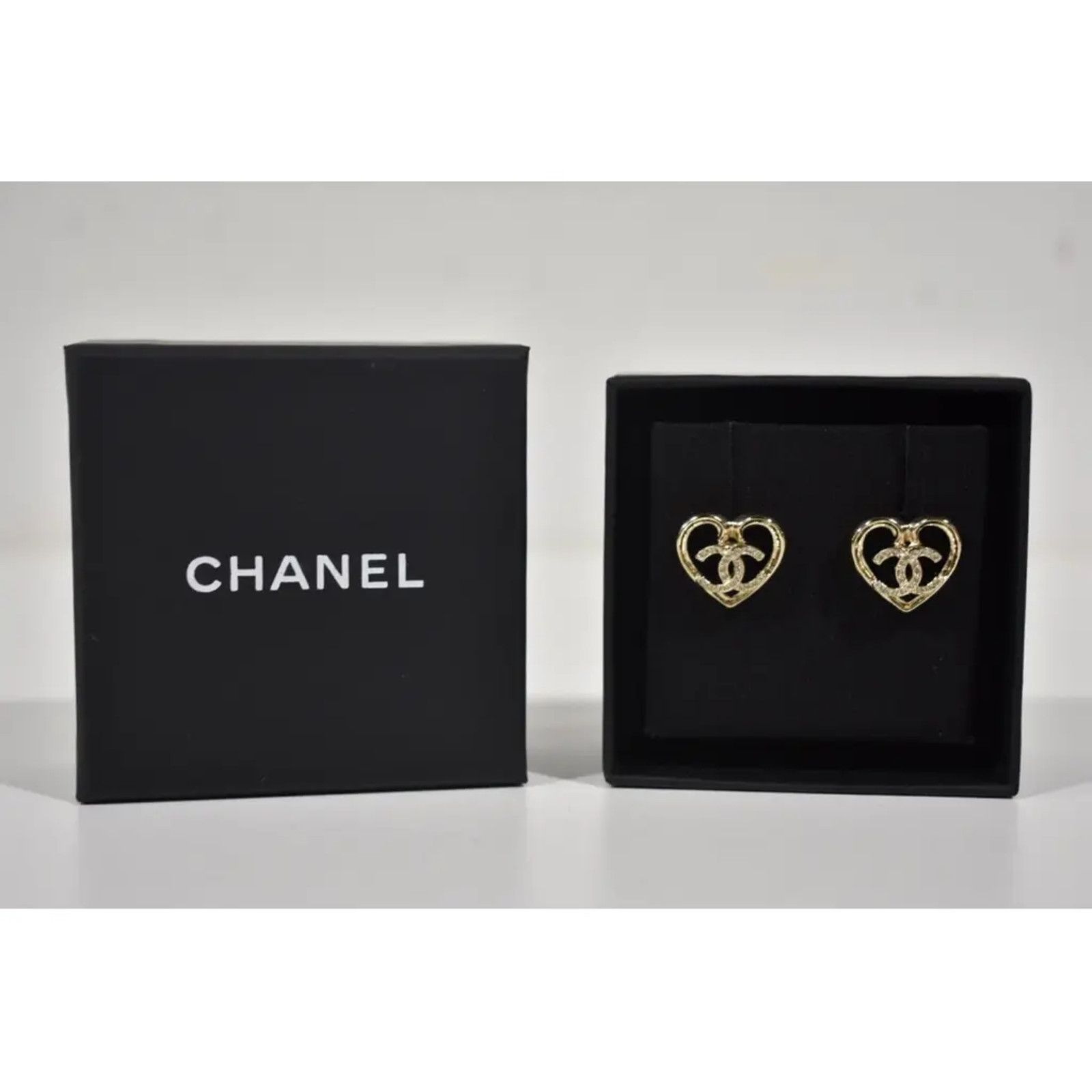 Chanel Chanel Gold Crystal Heart Interlocking Statement Earrings Size ONE SIZE - 2 Thumbnail