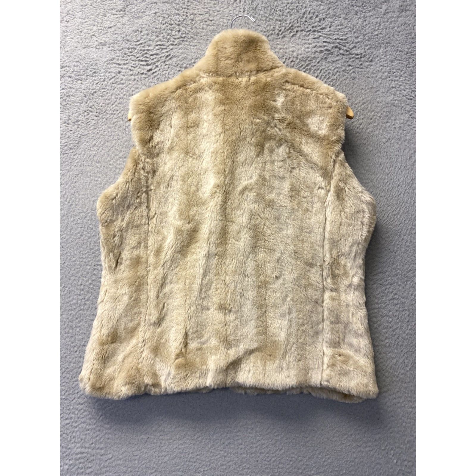 Coldwater Creek VINTAGE not applicable; title should be: Coldwater Creek Vest Women's Faux Fur Full Zip L Short Sleeveless Animal Print Light Gold 0016 Size L / US 10 / IT 46 - 6 Thumbnail