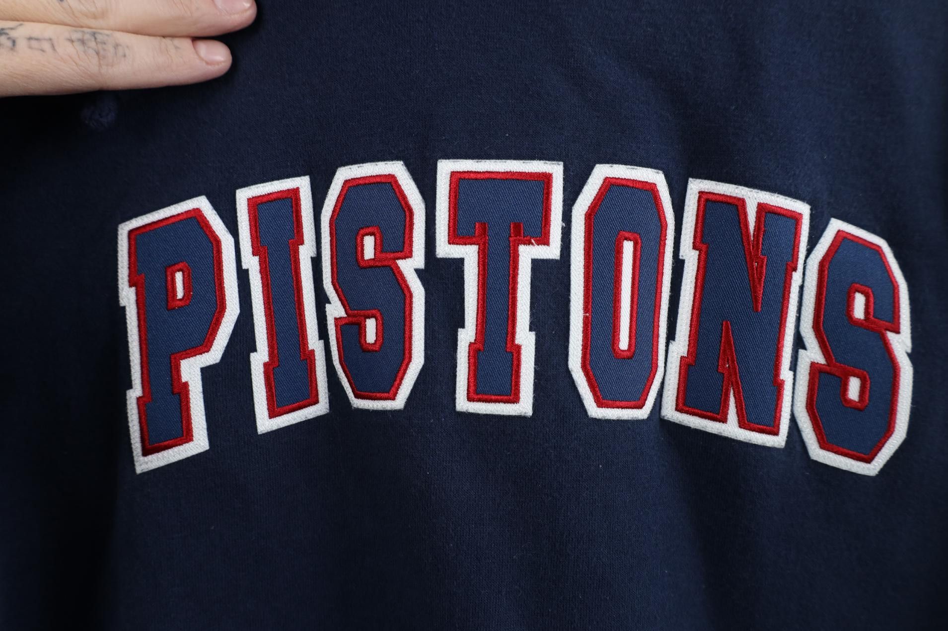 Vintage Vintage Y2K Detroit Pistons Basketball Hoodie Sweatshirt Size US S / EU 44-46 / 1 - 4 Thumbnail