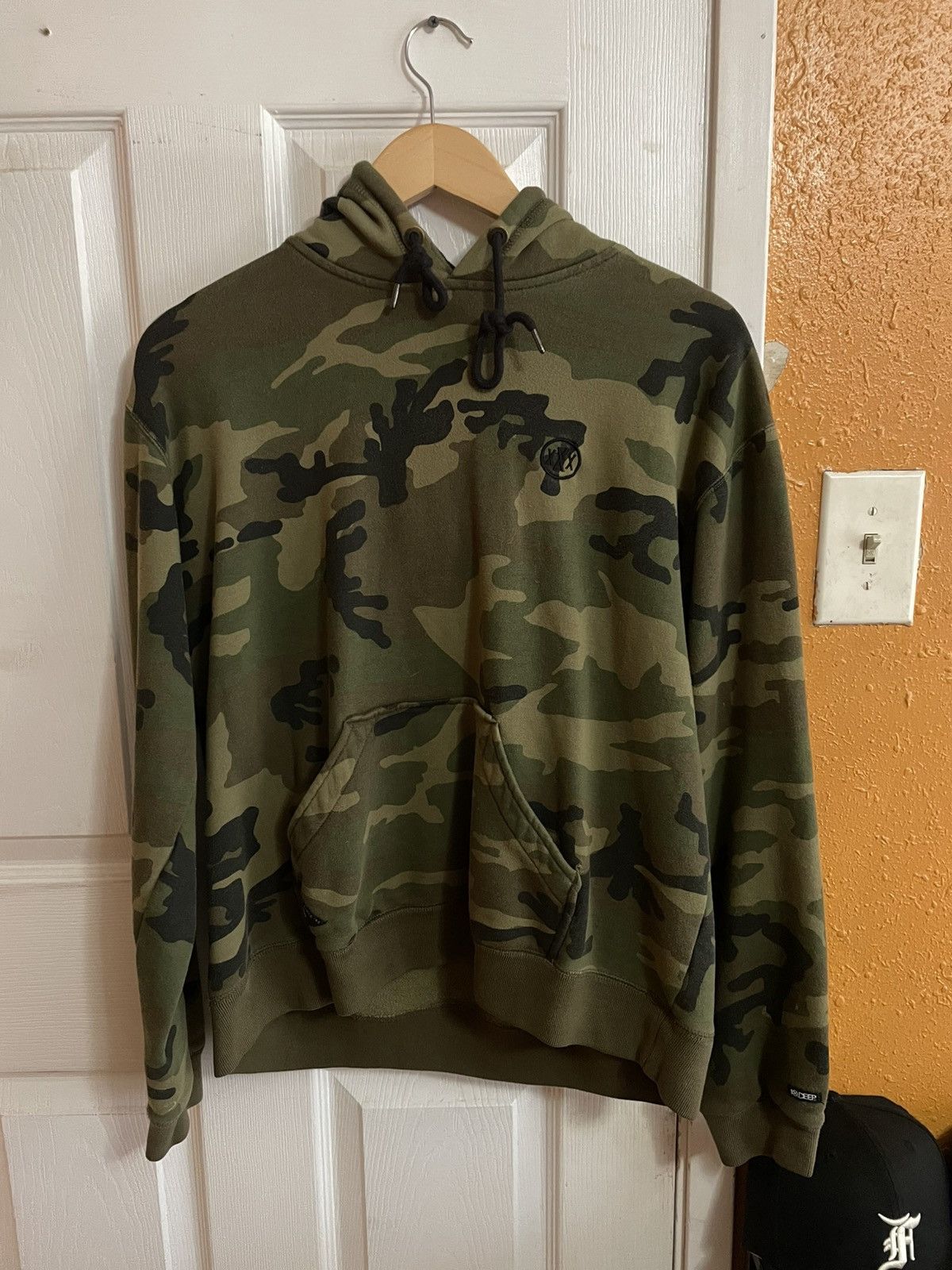 10 Deep 10 Deep Script Logo Hoodie Woodland Camouflage Size Medium Size US M / EU 48-50 / 2 - 2 Thumbnail