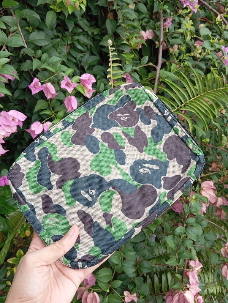 Bape The Bathing Ape BAPE 🦍 e-Mook Camo Pouch Bag Size ONE SIZE - 2 Thumbnail