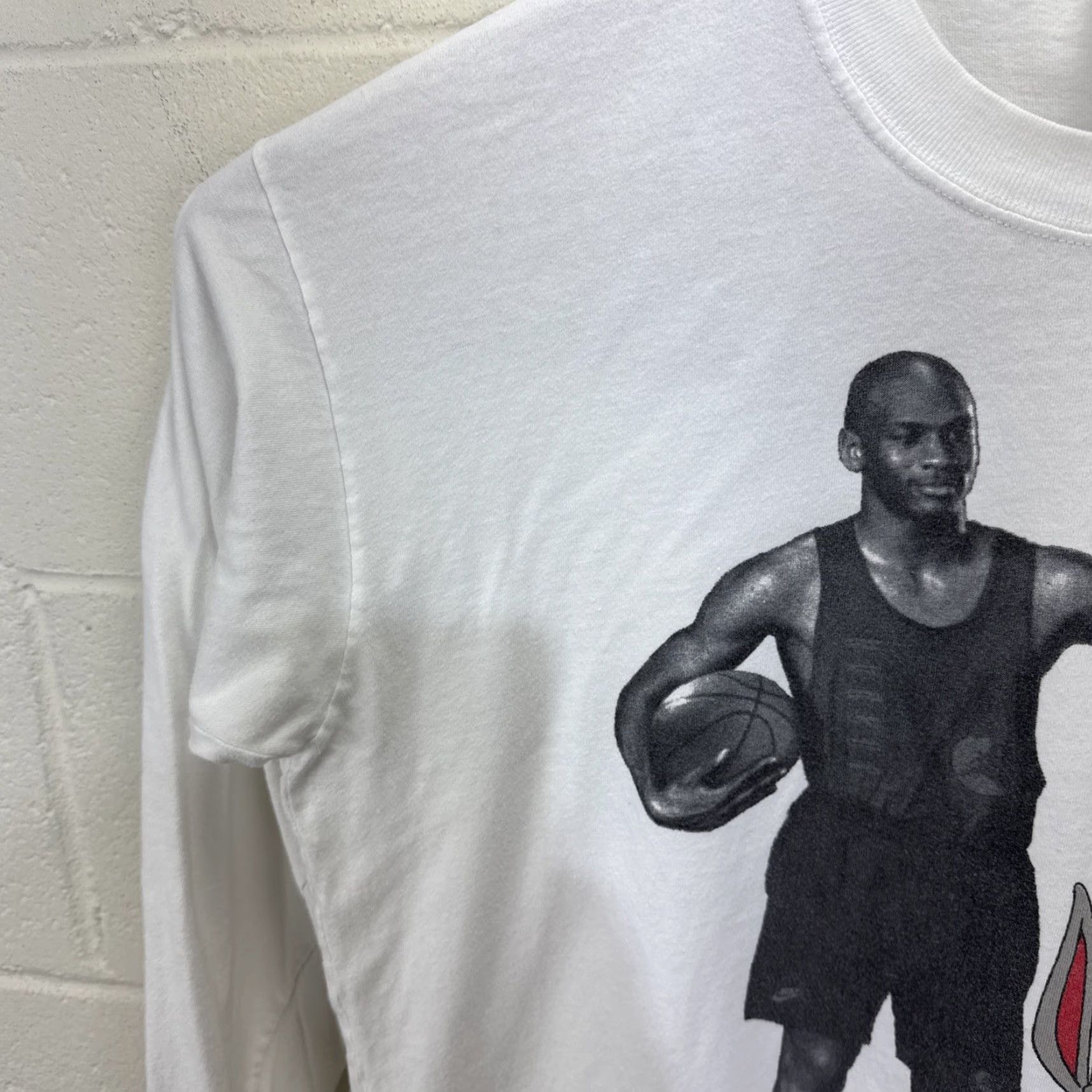 Nike VINTAGE Nike Michael Jordan Space Jam T-Shirt Men Large White 90s Looney Tunes Bugs Bunny Size US L / EU 52-54 / 3 - 7 Thumbnail