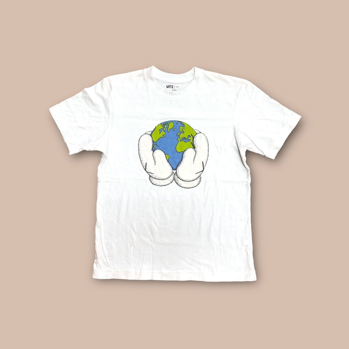 Uniqo X KAWS 