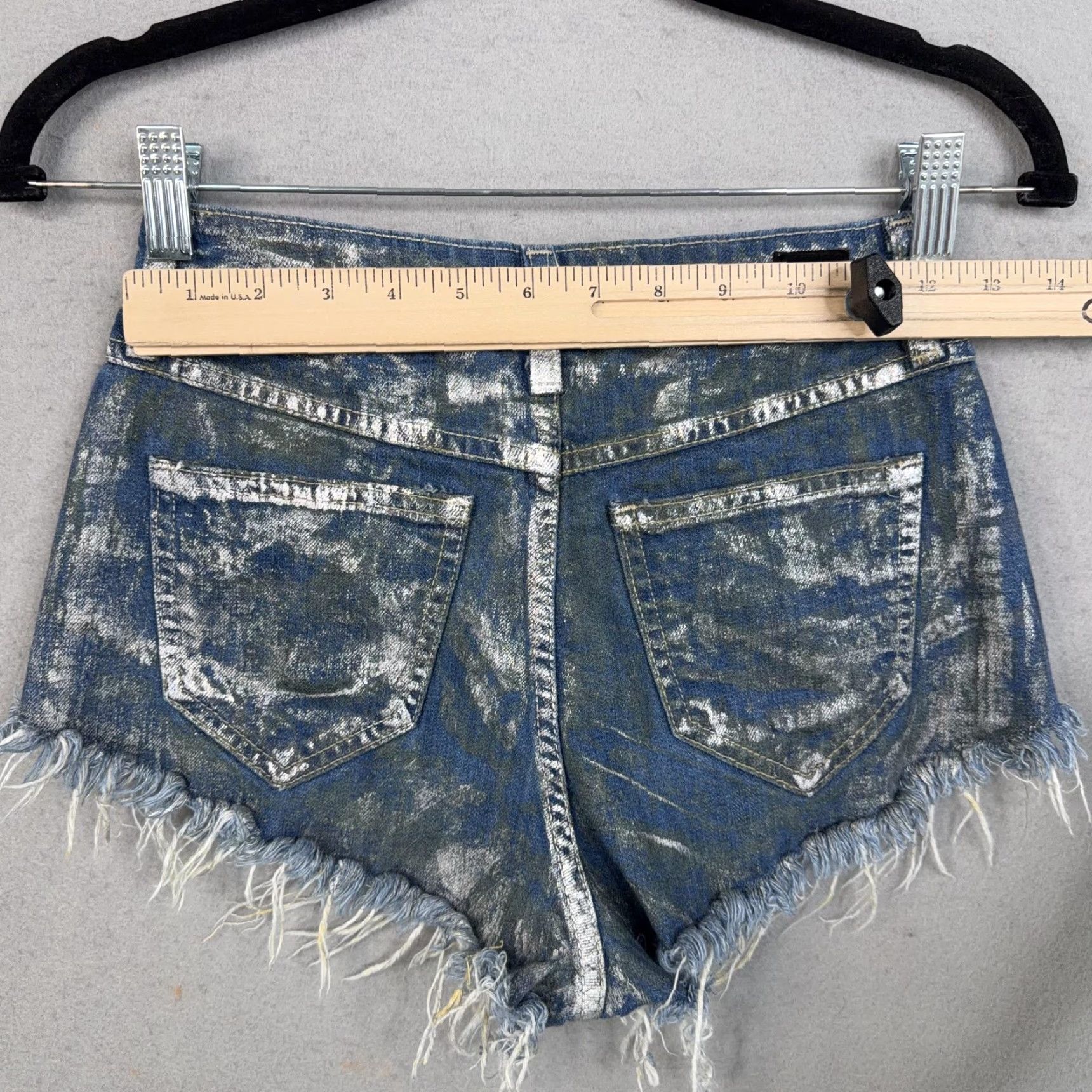 Vintage Hidden Jeans Shorts Womens Small Blue Metallic Distressed Cutoff Frayed Made USA - Slim Denim 5-Pocket Design Casual Summer Adults Womens Size 28" / US 6 / IT 42 - 7 Thumbnail