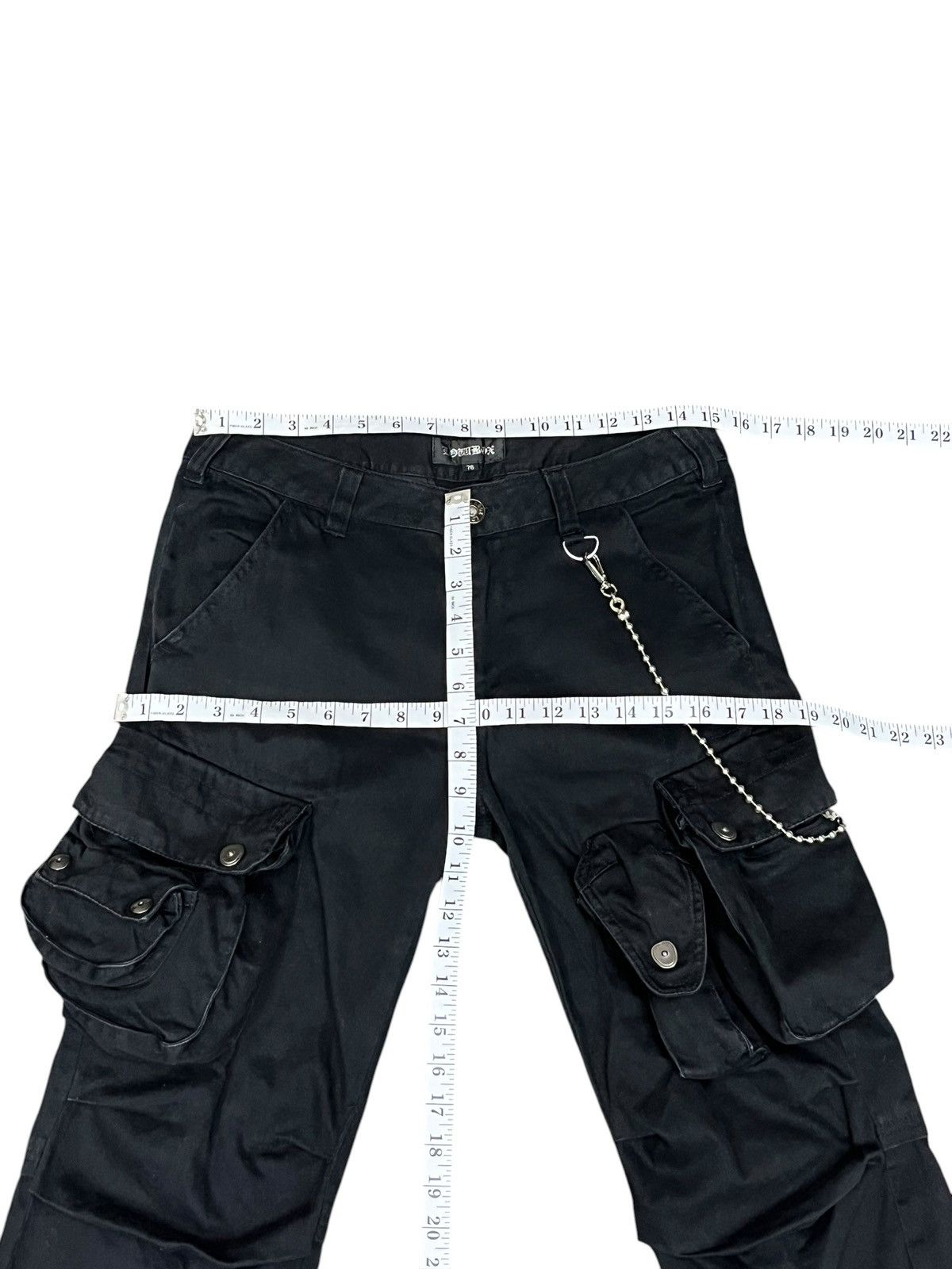 LOWBOX Lowbox Avant Garde 3D Cargo Gasmask 3/4 Shorts Pants Size US 29 - 9 Thumbnail