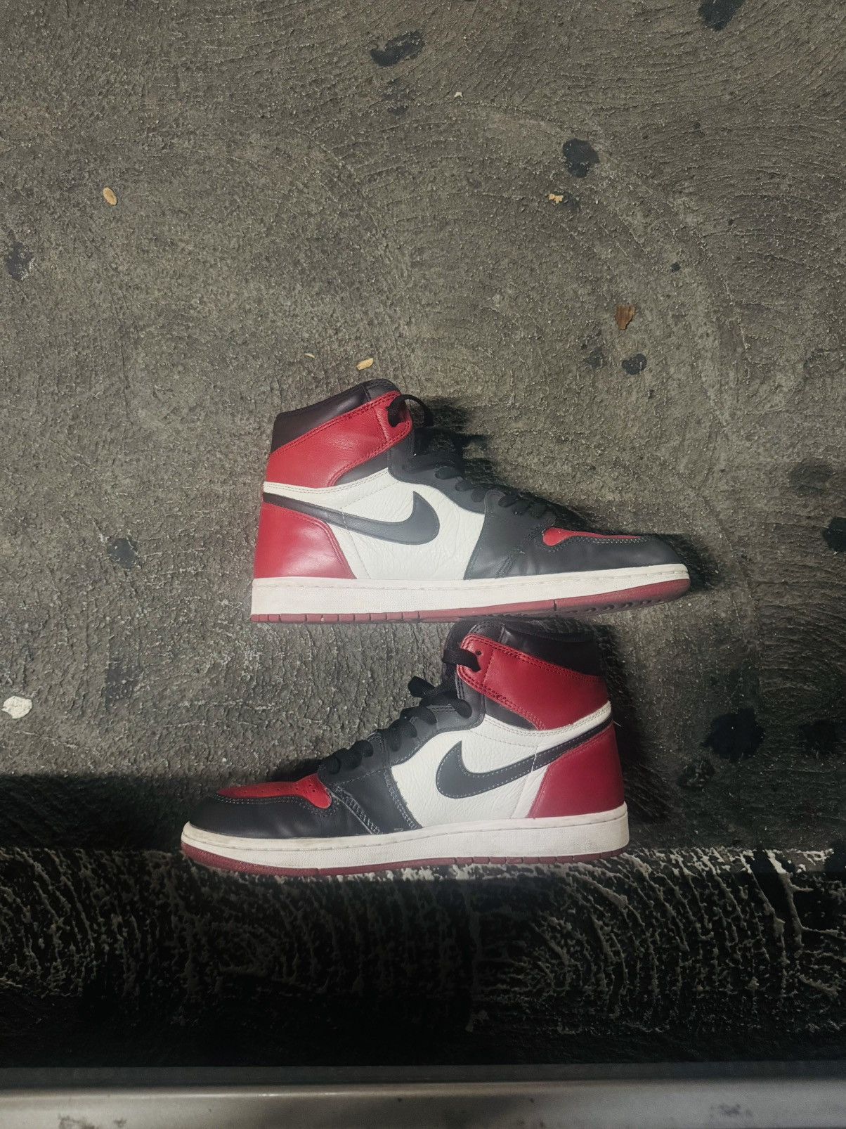 Jordan Brand × Nike OG Bred Toe Jordan 1’s Size US 10 / EU 43 - 1 Thumbnail