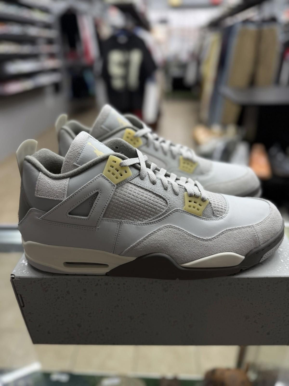 Jordan Brand Jordan 4 Retro SE Craft Size (18) Brand New DV3742-021 Size US 15 / EU 48 - 1 Thumbnail