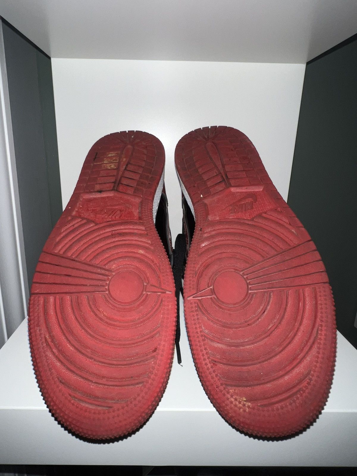 Jordan Brand Jordan 1 Retro High OG Patent Bred Size US 6 / EU 39 - 11 Thumbnail