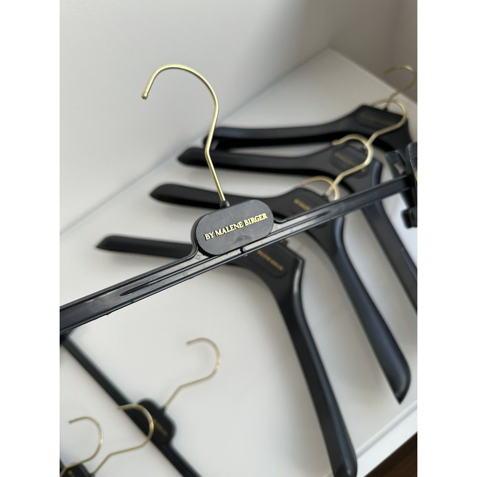 By Malene Birger By malene birger logo premium plastic black hangers Size ONE SIZE - 9 Thumbnail