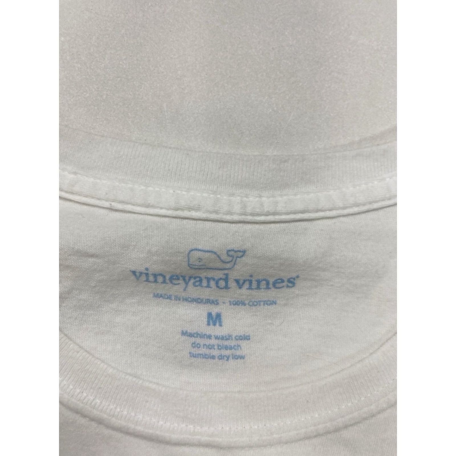 Vineyard Vines Vineyard Vines Christmas T-Shirt Shirt Men Medium White Crew Neck Short Sleeve Graphic Print Pocket Base All Seasons Decade 2015 Size US M / EU 48-50 / 2 - 5 Thumbnail
