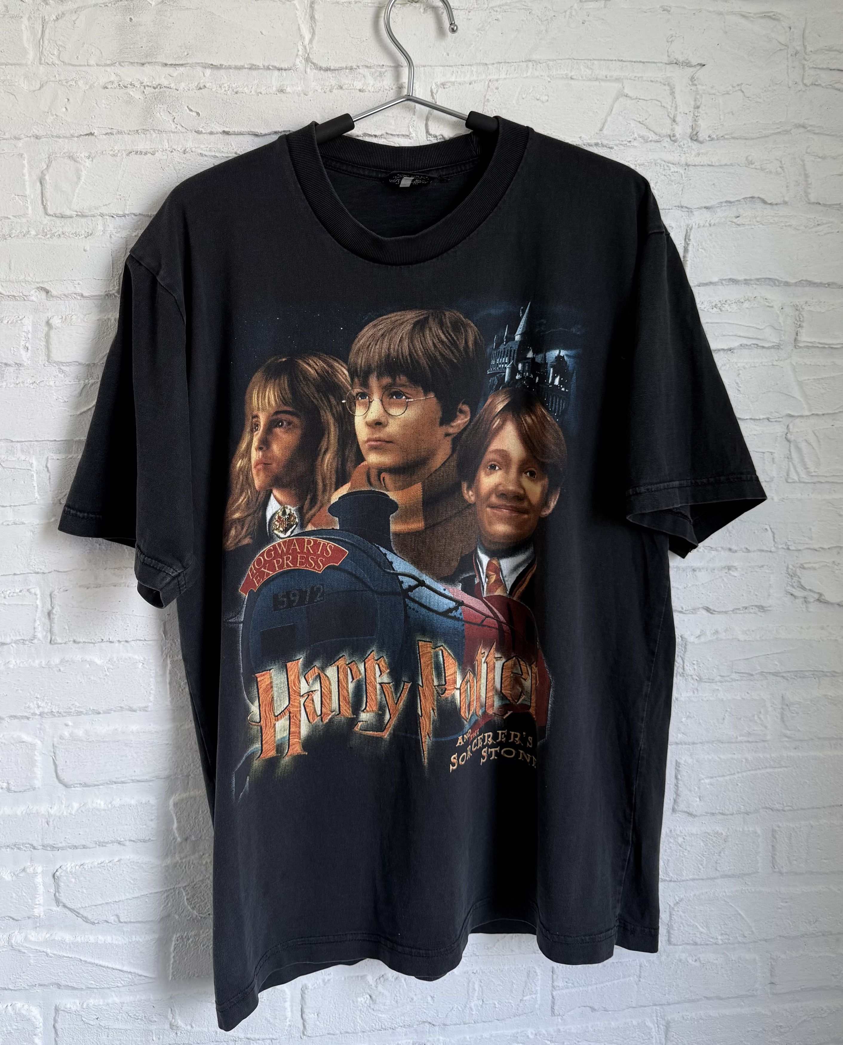 Vintage Vintage 2001 Harry Potter and the sorcerer's stone t-shirt Size US L / EU 52-54 / 3 - 1 Thumbnail
