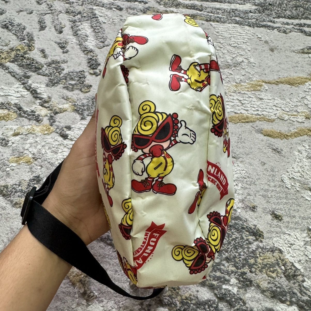 Hysteric Glamour × Japanese Brand Hysteric Glamour Mini Funland Fullprint Banana Sling Bag Size ONE SIZE - 5 Thumbnail