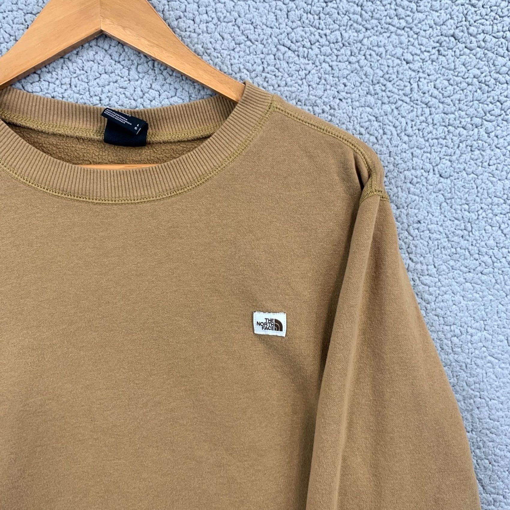 The North Face The North Face Sweatshirt Beige L Crew Neck Long Sleeve Logo Pullover Men Size US L / EU 52-54 / 3 - 2 Thumbnail