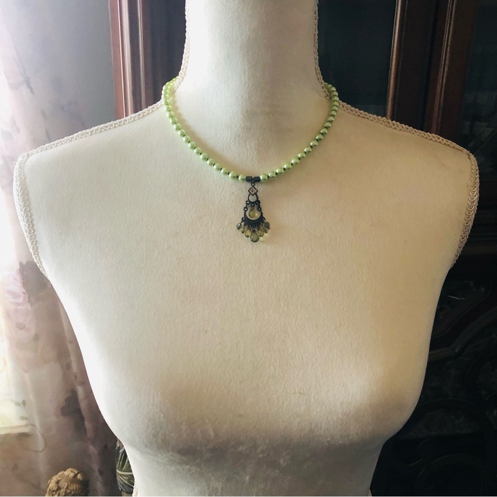 Handmade Handcrafted repurpose faceted peridot pendant Pearl necklace Size ONE SIZE - 5 Thumbnail