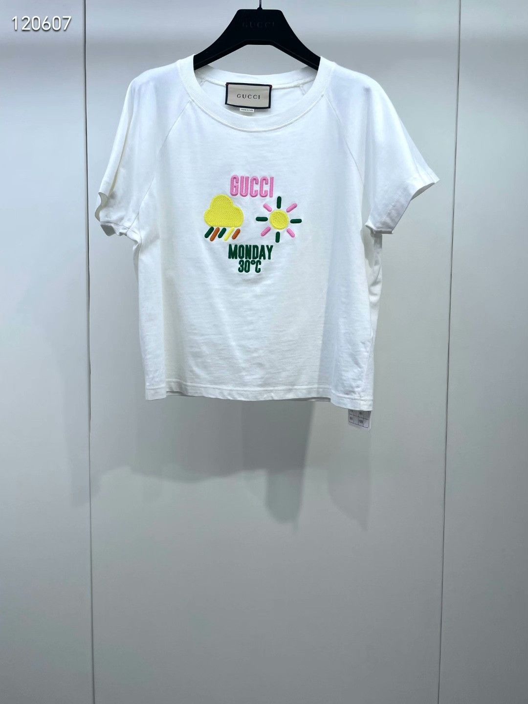 Gucci Gucci Embroidered Weather Pattern Tee Size L / US 10 / IT 46 - 1 Thumbnail