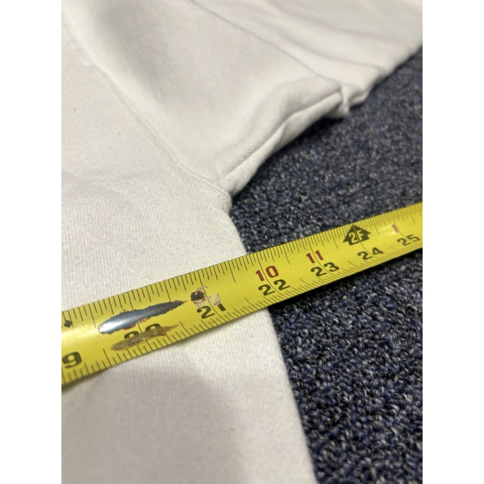 Hanes VINTAGE Hanes White Crewneck Sweatshirt Easter Bunny M Unisex Adults Crew Neck Pullover USA Theme Boys? Wait. Size M / US 6-8 / IT 42-44 - 4 Thumbnail