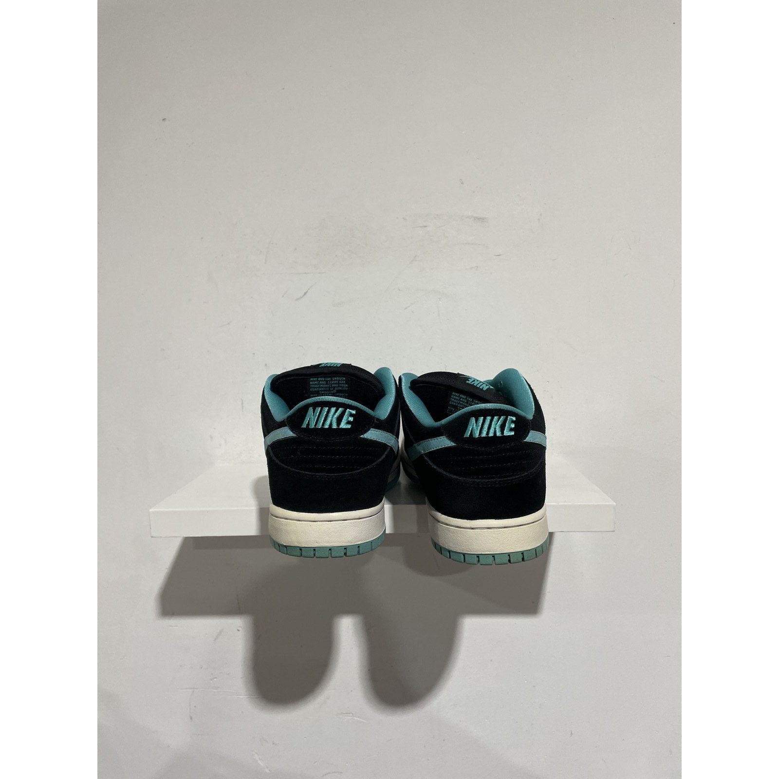 Nike NIKE SB DUNK LOW CLEAR JADE 2012 SIZE 11 PREOWNED Size US 11 / EU 44 - 5 Thumbnail