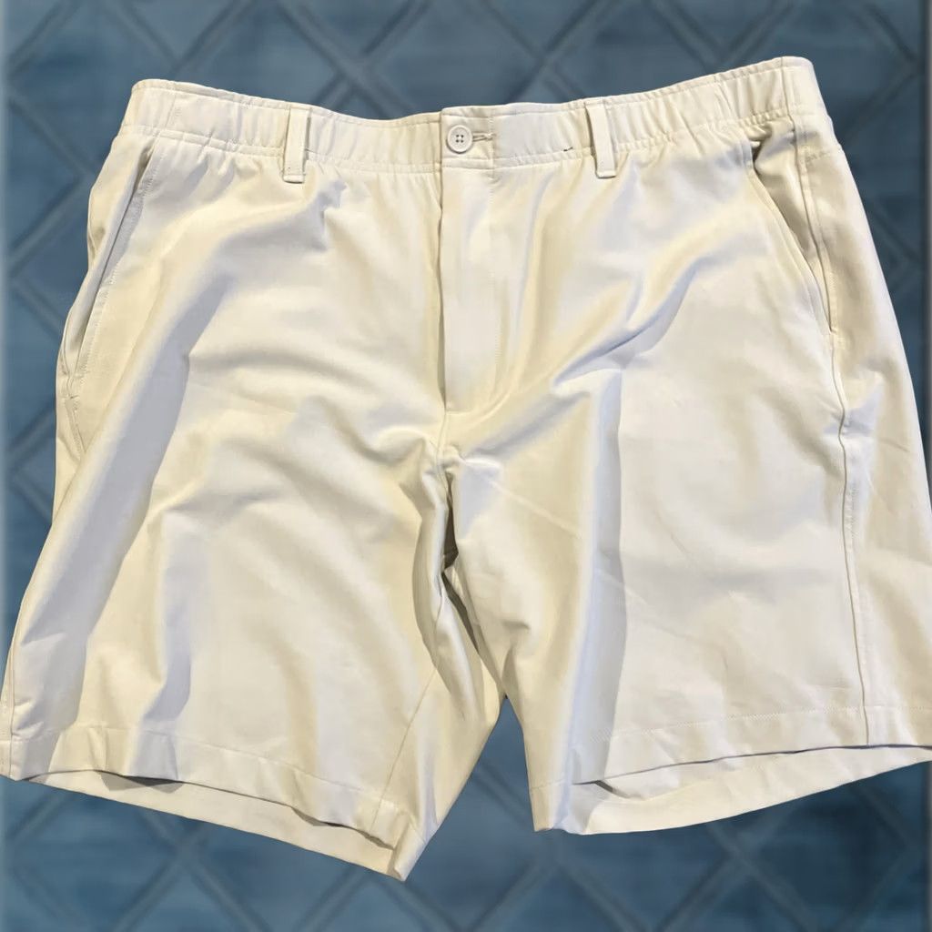Under Armour Under Armour Khaki Flat Front Golf Shorts 40 Waist 9 Inseam Mens Beige Chino Flat Front Size US 40 / EU 56 - 1 Thumbnail