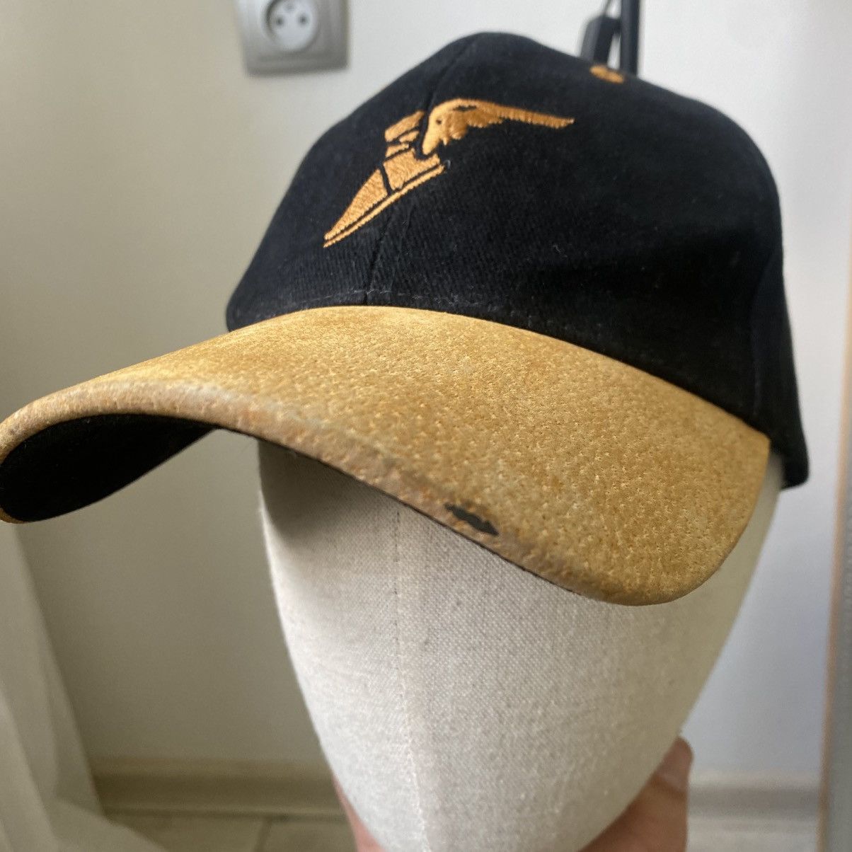Formula 1 Vintage Racing Good Year cap hat leather Y2K ferrari F1 Size ONE SIZE - 4 Thumbnail
