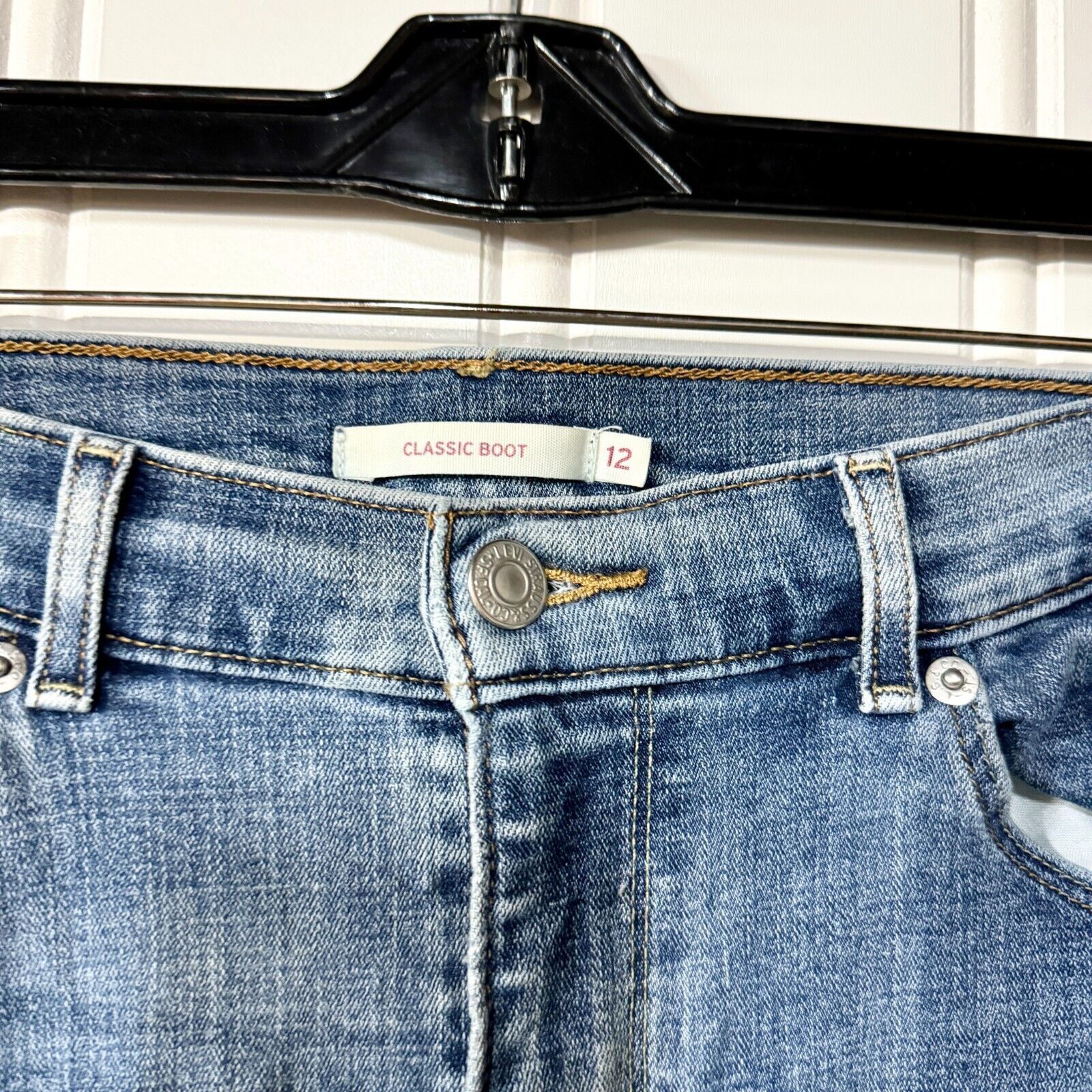 Levi's Levi's Jeans Size 31X30 Classic Bootcut Straight Leg Denim Size US 31 - 3 Thumbnail