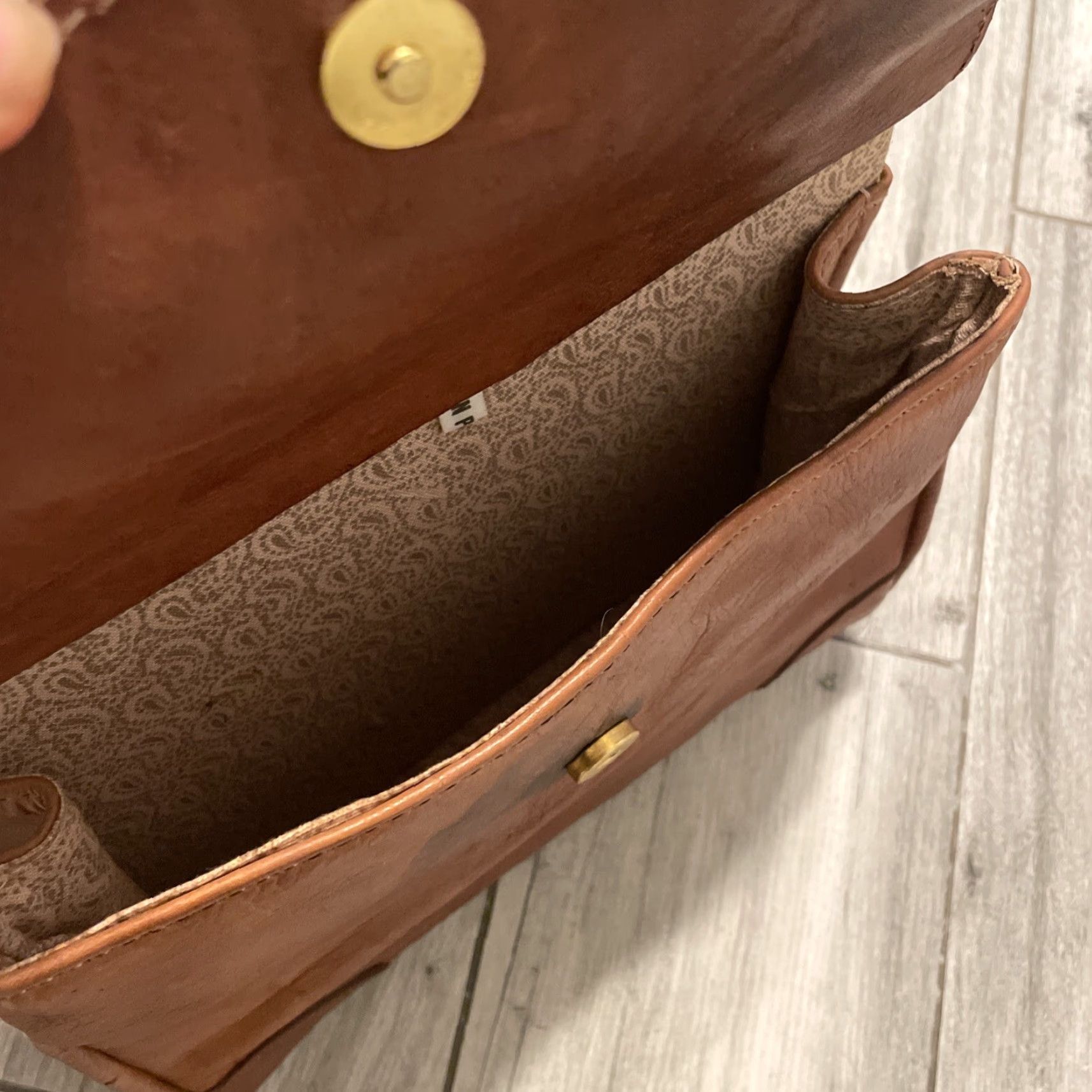 Vintage VINTAGE Tan Cognac Leather Messenger Cross Body Bag Purse Lined Paraguay Women's Medium Tan Beige Crossbody Adjustable Strap Lined Size ONE SIZE - 5 Thumbnail