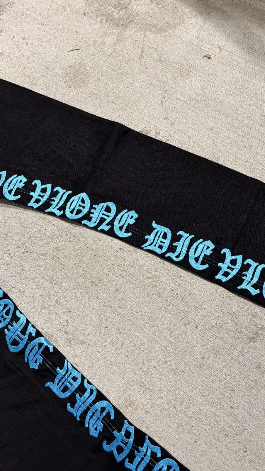 Vlone Vlone Old English Denim Size US 36 / EU 52 - 3 Thumbnail