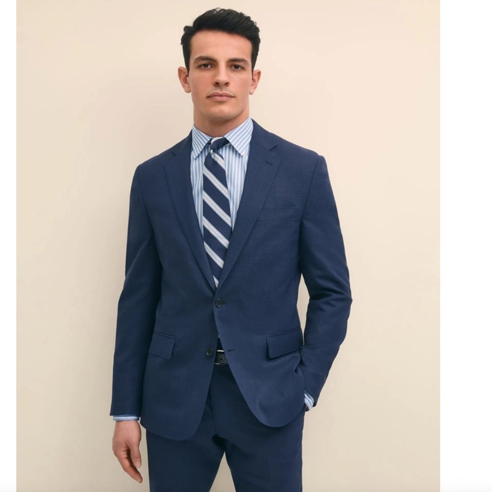 Brooks Brothers Brooks Brothers Men's Explorer Regent Fit Navy Blazer - 41R Size 42R - 1 Thumbnail