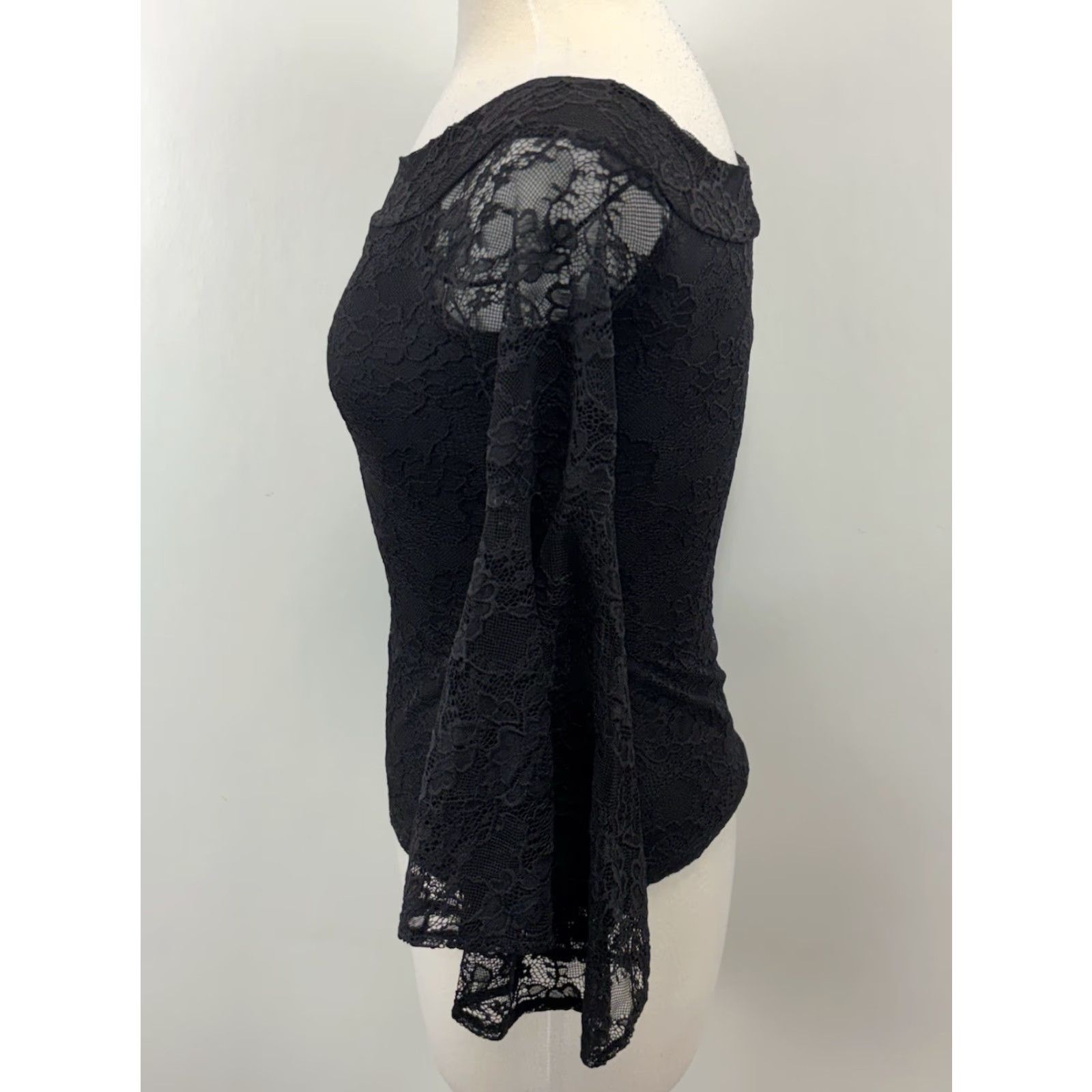 Express VINTAGE Express Black Lace Top Shirt XS Women’s Bell Sleeve Off Shoulder Whimsigoth 3/4 Sleeve Party/Cocktail Womens Size XS / US 0-2 / IT 36-38 - 2 Thumbnail