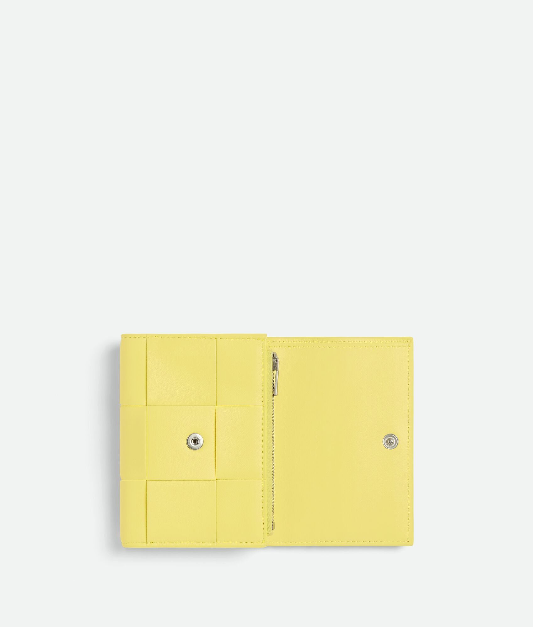 Bottega Veneta o1n1vont0425 Size: OS / Cassette Tri-Fold Zip Wallet Size ONE SIZE - 4 Thumbnail