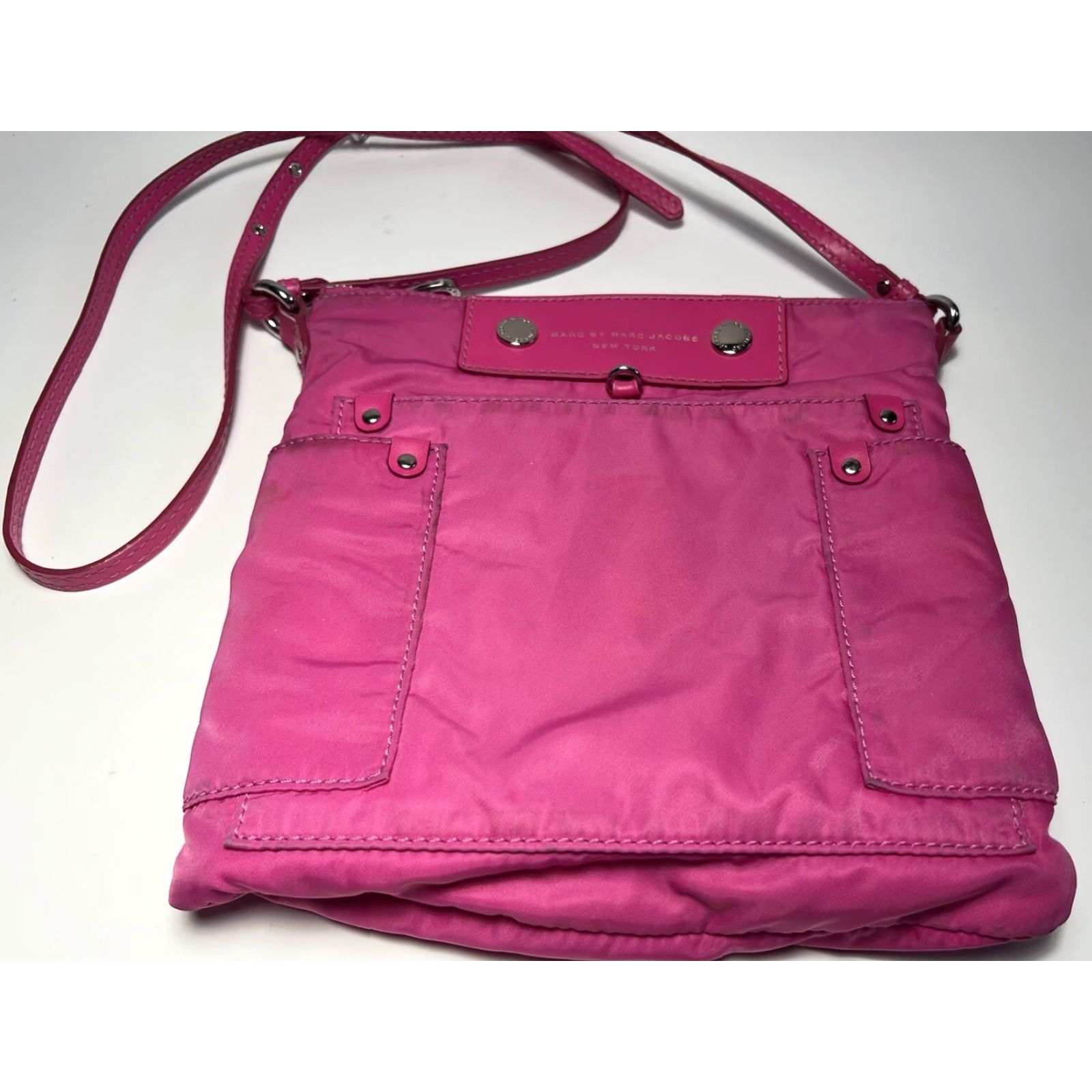 Marc by Marc Jacobs VINTAGE Marc by Marc Jacobs SIA Crossbody Bag Preppy Nylon Begonia Pink 9” x 9” x 2” Lightweight Womens Bag Size ONE SIZE - 3 Thumbnail