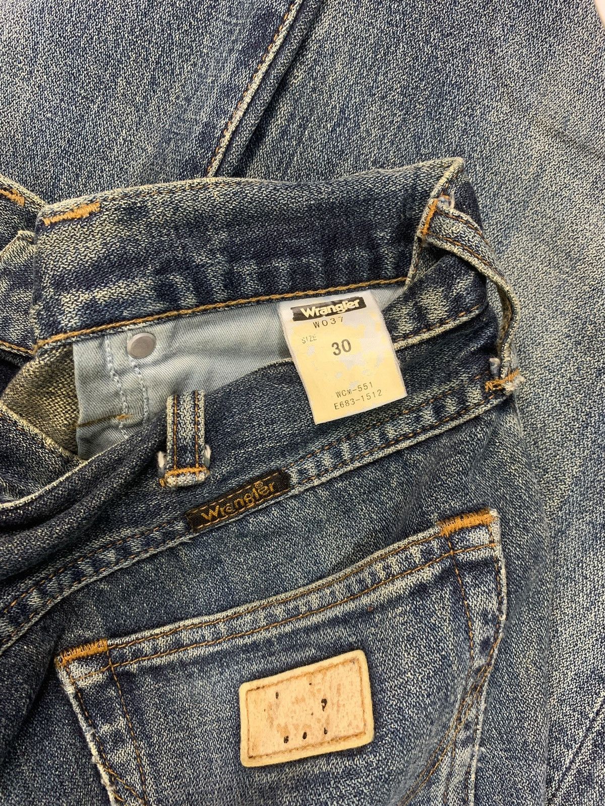 Wrangler SALES🔥Vintage Wrangler Mud Wash Distress Flare Style Jeans Size US 30 / EU 46 - 9 Thumbnail