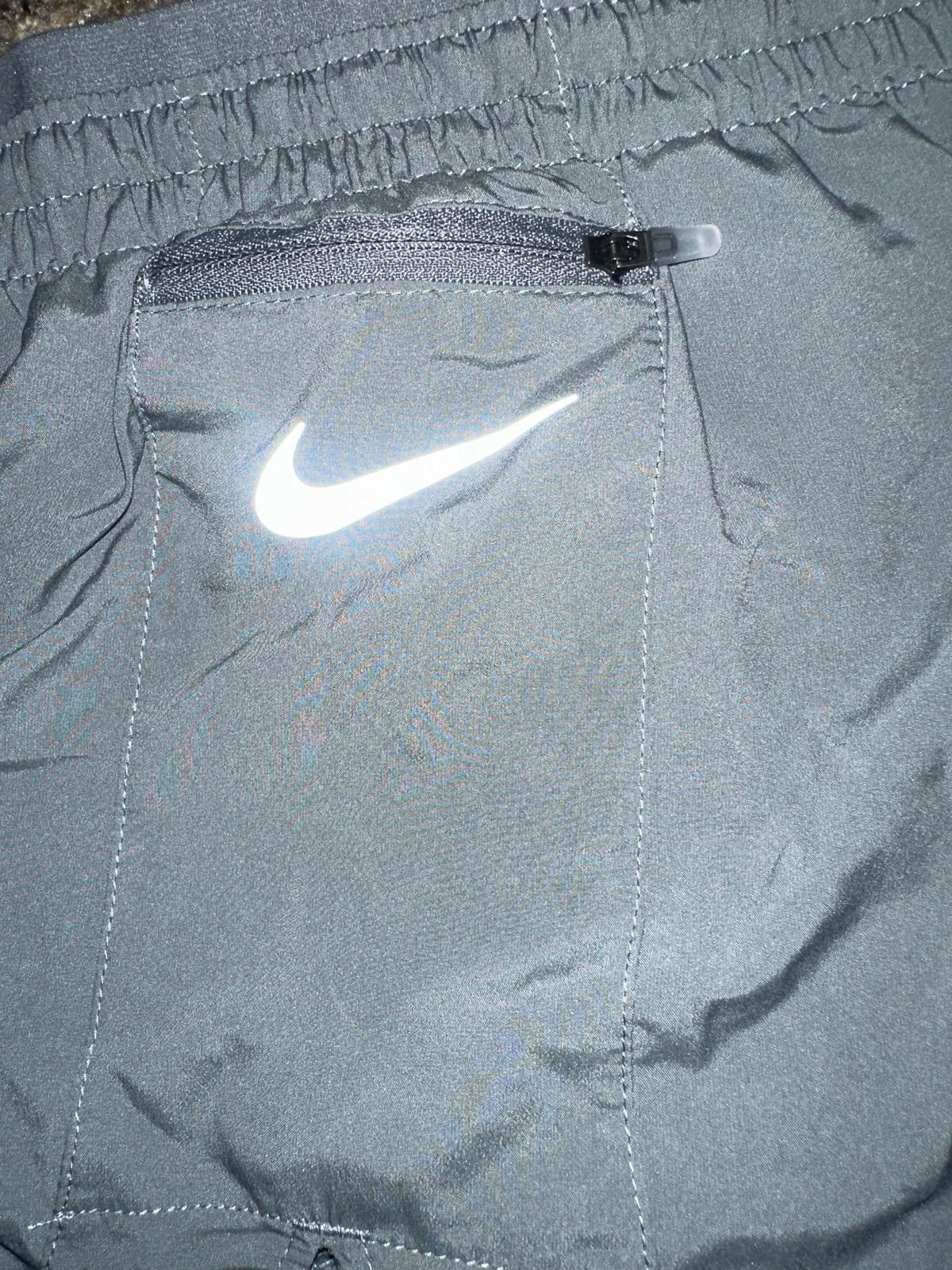 Nike Nike Tempo Luxe Women's 8cm Running Shorts Size 32" / US 10 / IT 46 - 7 Thumbnail