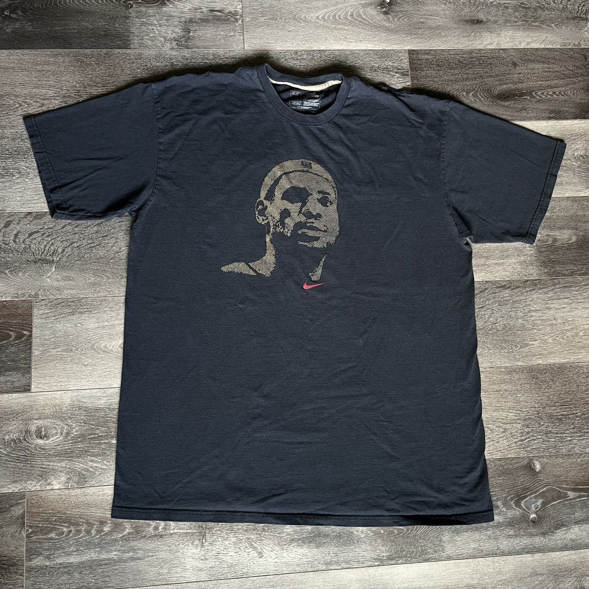 Nike Vintage 2000s Nike LeBron James NBA Face Swoosh Logo T Shirt Size US XXL / EU 58 / 5 - 1 Thumbnail