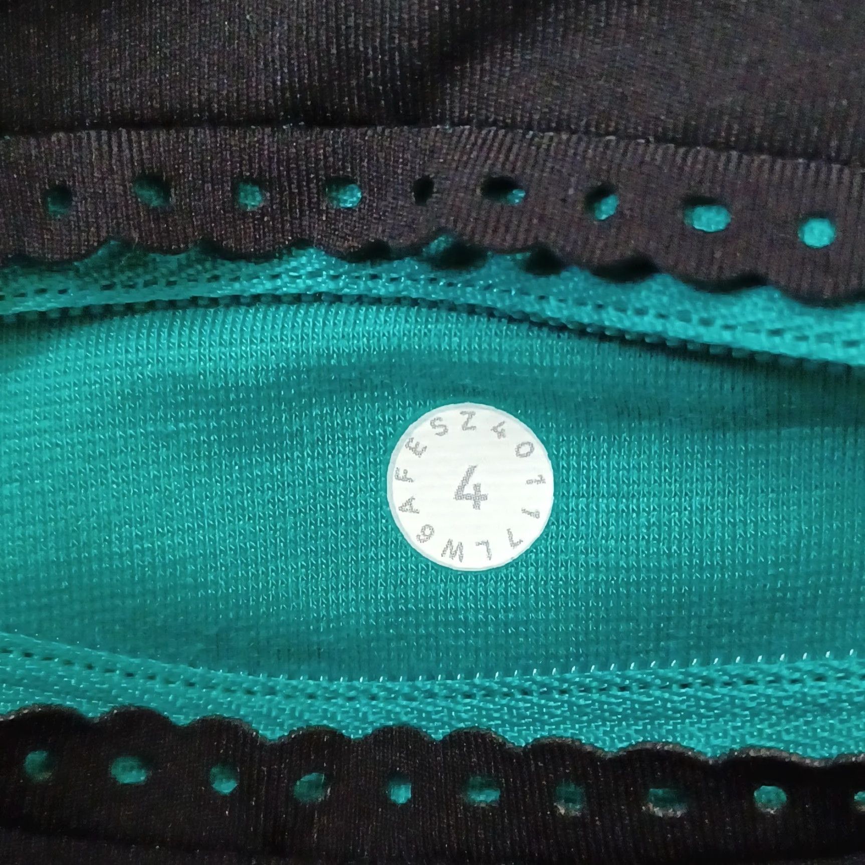 Lululemon Lululemon Leggings Cropped 4 Green Viridian Smooth Stride Athletic Womens Running Yoga Stretch Comfort Shaping Luxtreme Cross Training Easy Care Size 27" / US 4 / IT 40 - 2 Thumbnail