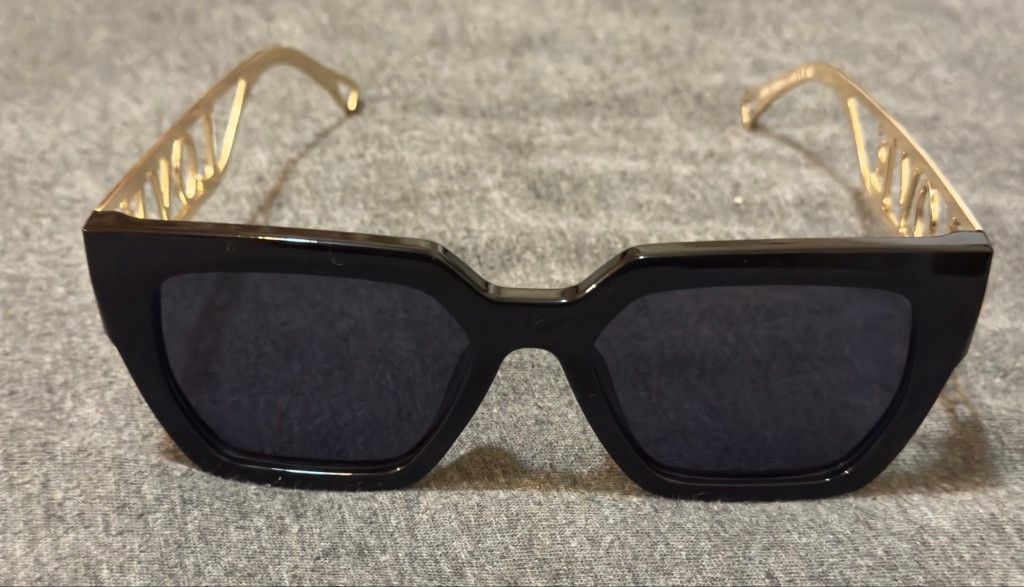 The Unbranded Brand Women's Fashion Gold Hip-Hop Sunglasses Hu Size ONE SIZE - 1 Thumbnail