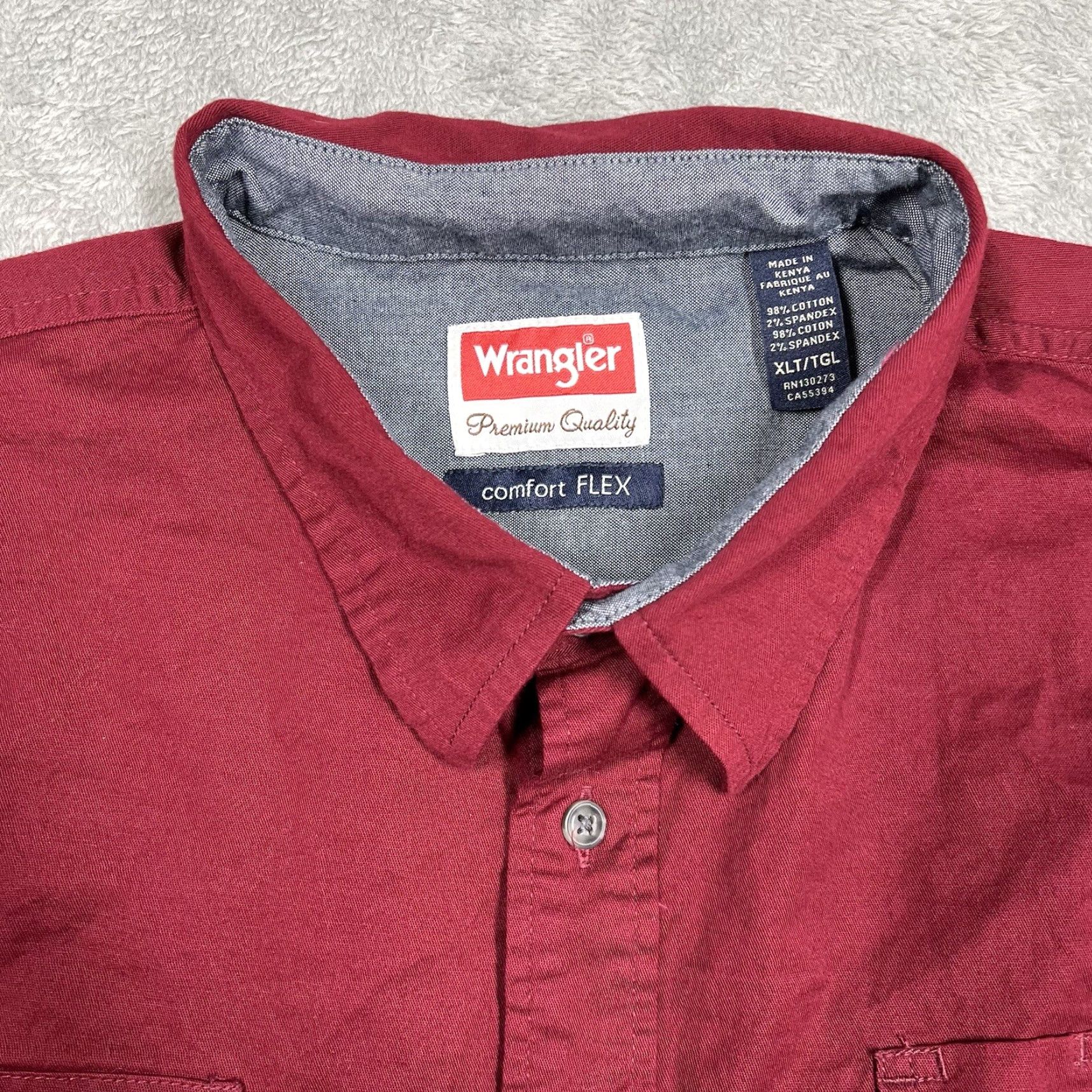 Wrangler Wrangler Comfort Flex Men's XLT Button Up Shirt XL Tall Red Cardinal Maroon Solid Short Sleeve Button Up Casual Dress Shirt Men Boys? Size US XL / EU 56 / 4 - 5 Thumbnail