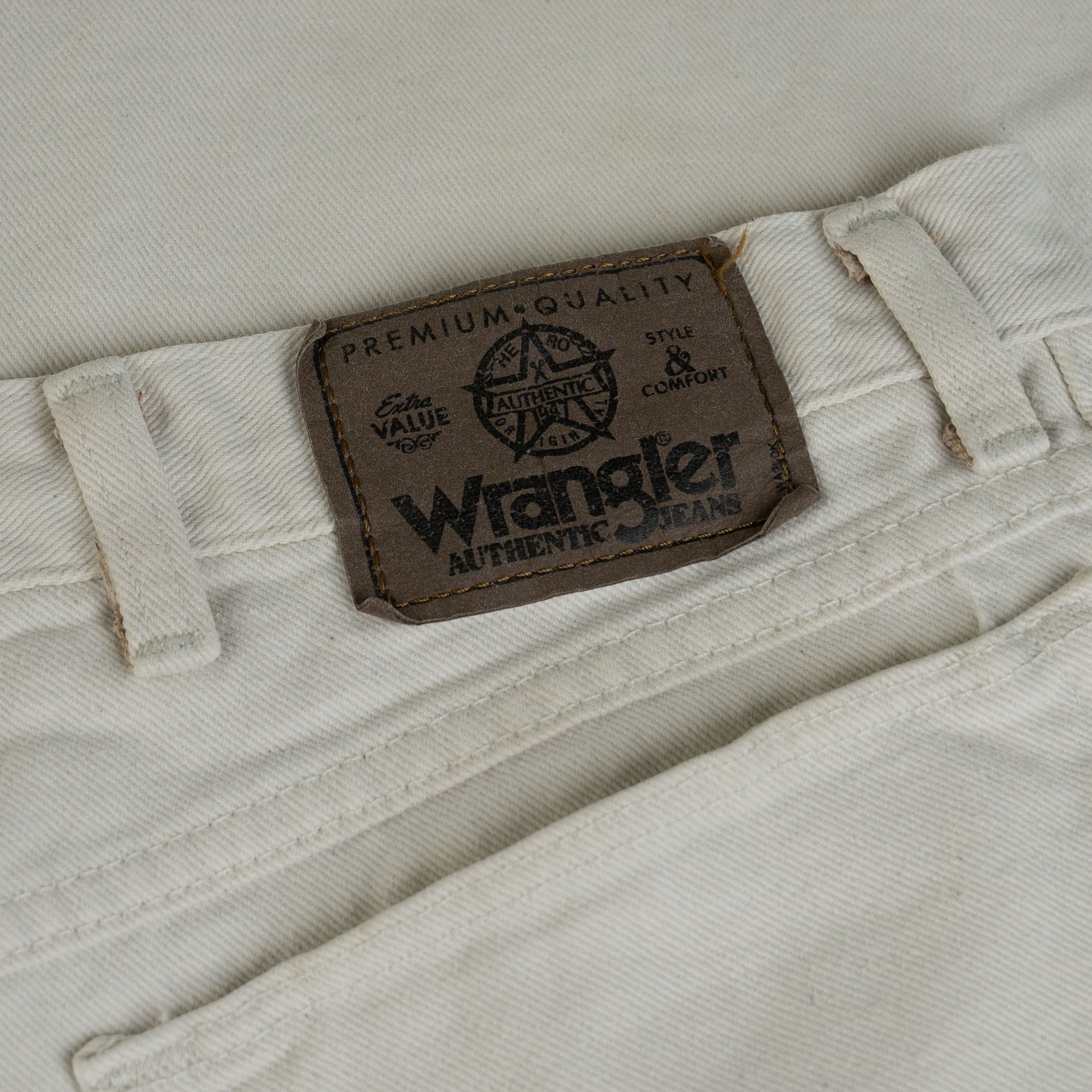 Vintage Vintage 1990's Wrangler White Denim Paint Shorts Size US 36 / EU 52 - 3 Thumbnail