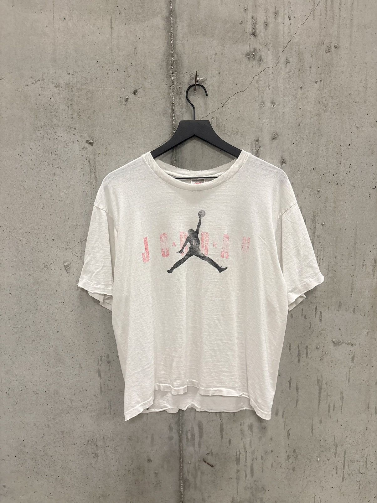 Vintage Vintage Jordan Air Nike Shirt Fade Thrashed Grunge Boxy Band Size US L / EU 52-54 / 3 - 1 Thumbnail