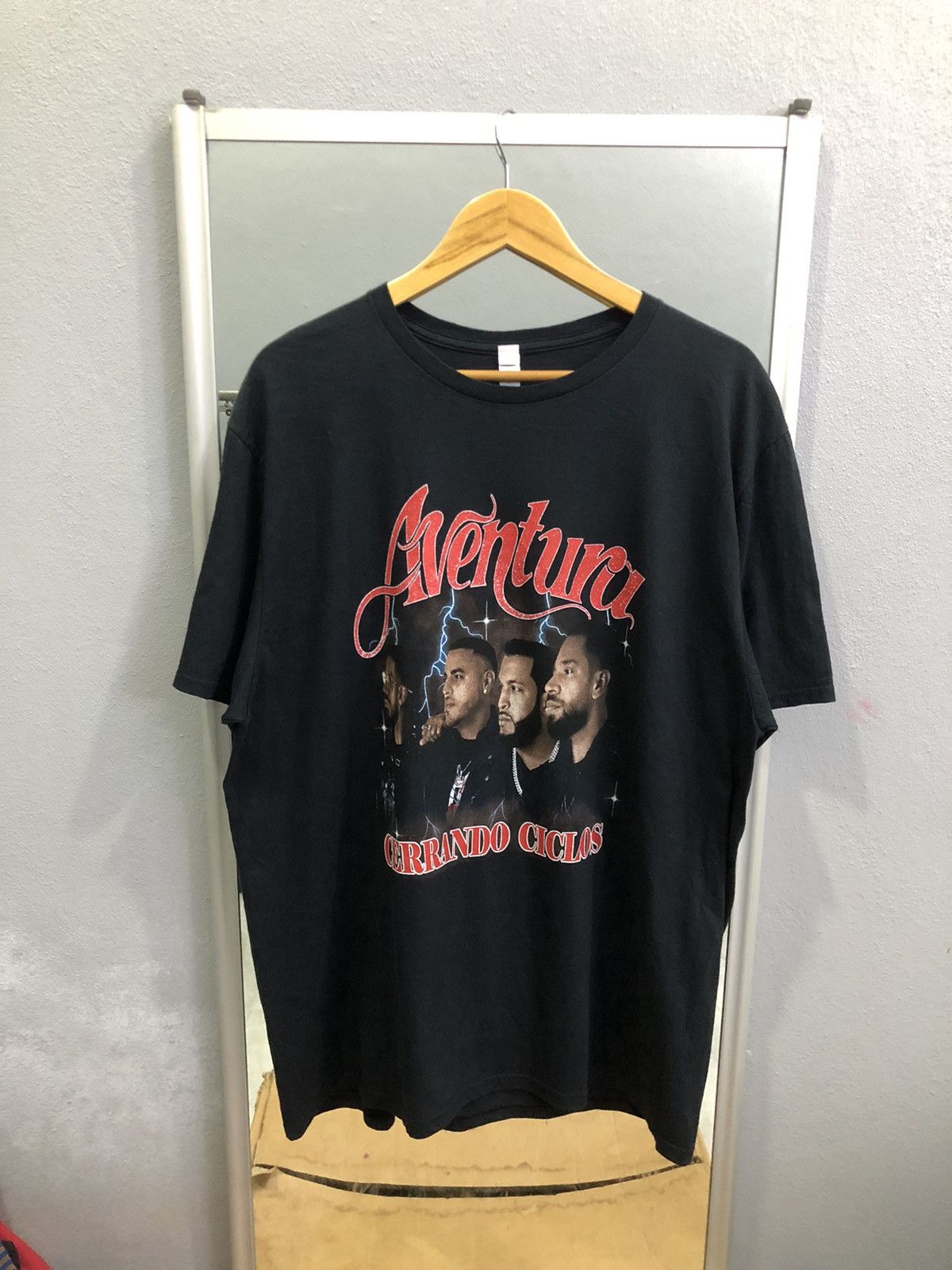 Band Tees 🔥 Aventura “Cerrando Ciclos” 2024 Tour Tee Size US XL / EU 56 / 4 - 1 Thumbnail