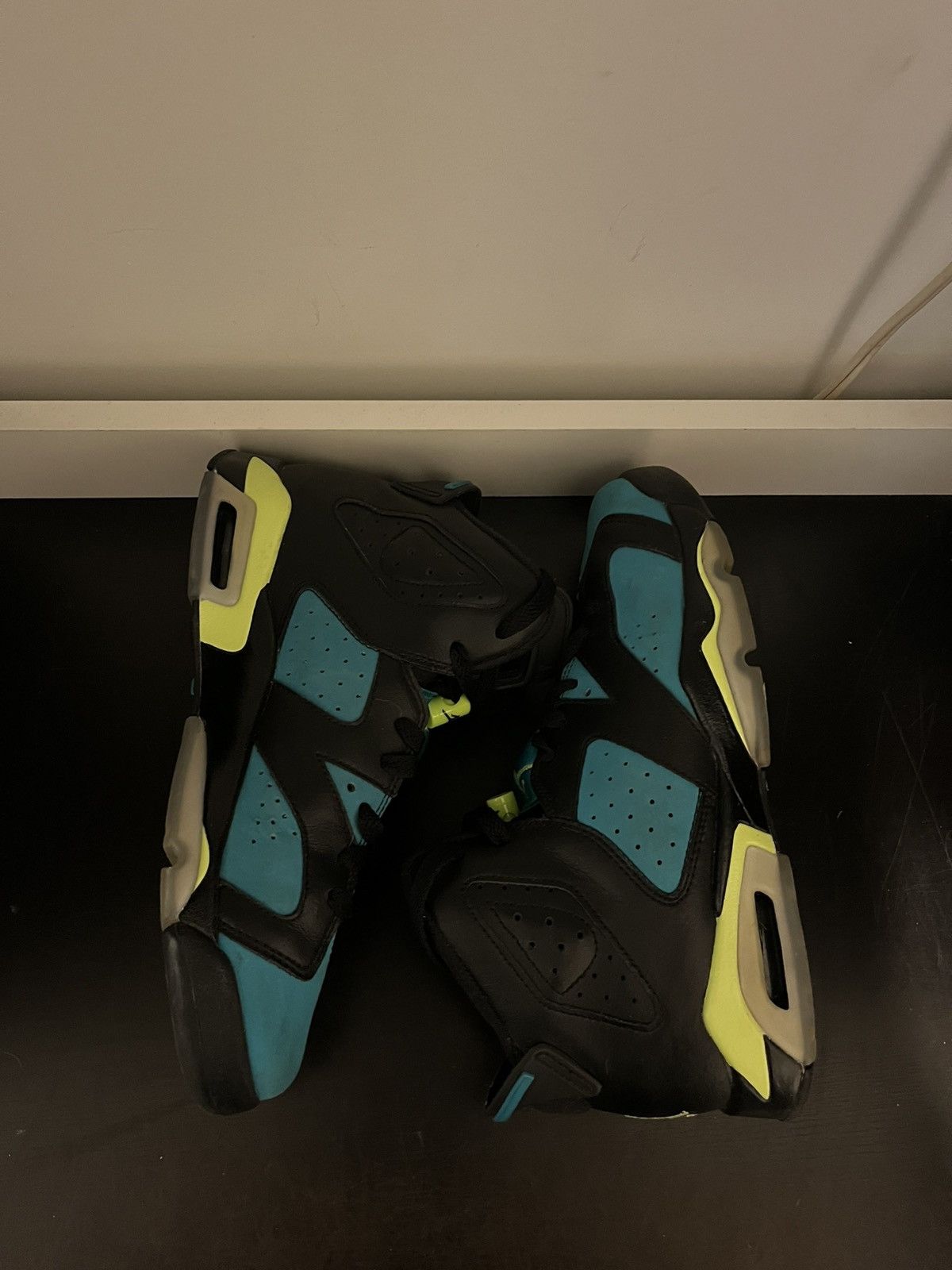Jordan Brand Air Jordan 6 Retro Turbo Green GS 7Y 543390-043 Size US 7 / EU 40 - 2 Thumbnail