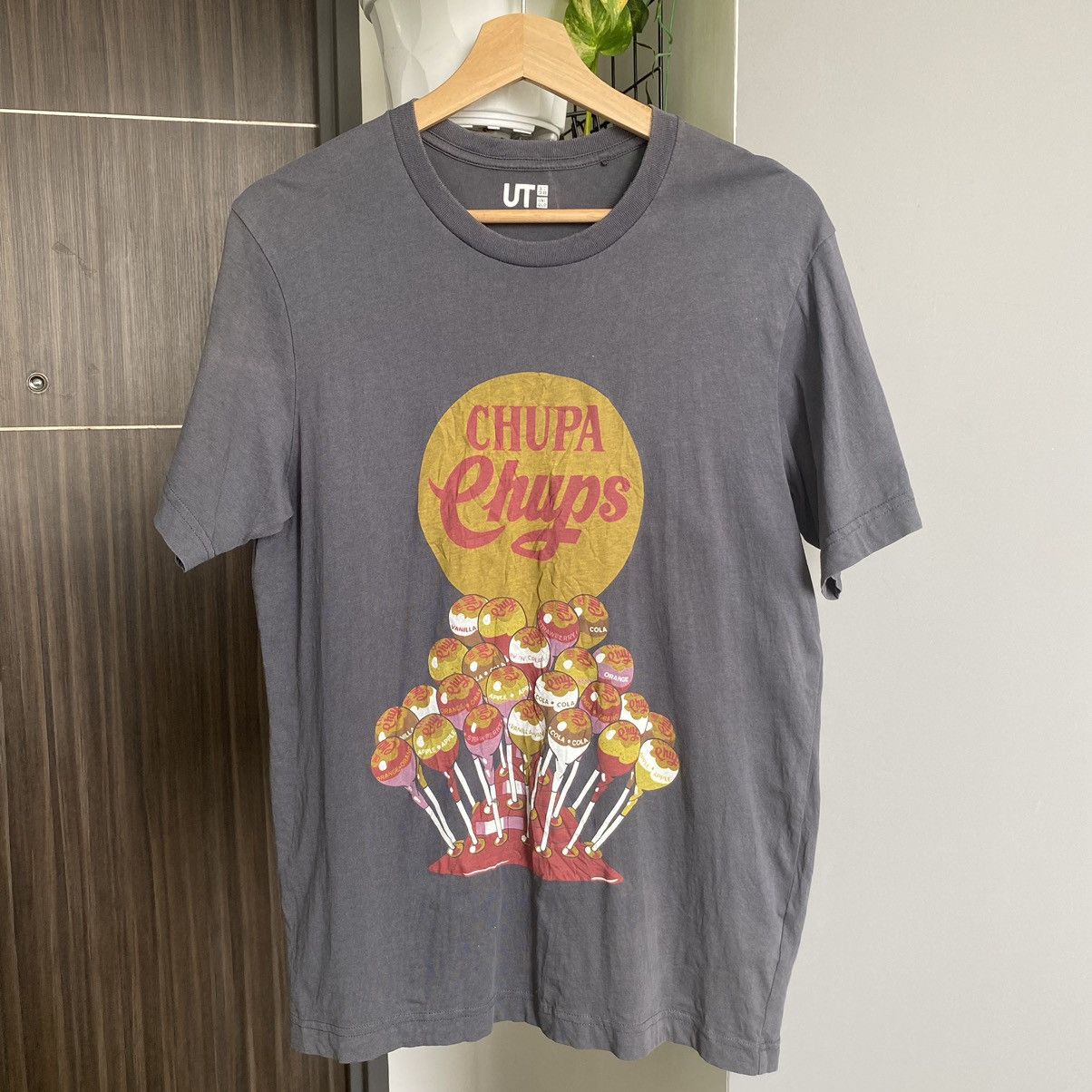 Uniqlo Thrashed Faded Chupa Chups Candy x UT ERD GRUNGE TEE Size US M / EU 48-50 / 2 - 1 Thumbnail