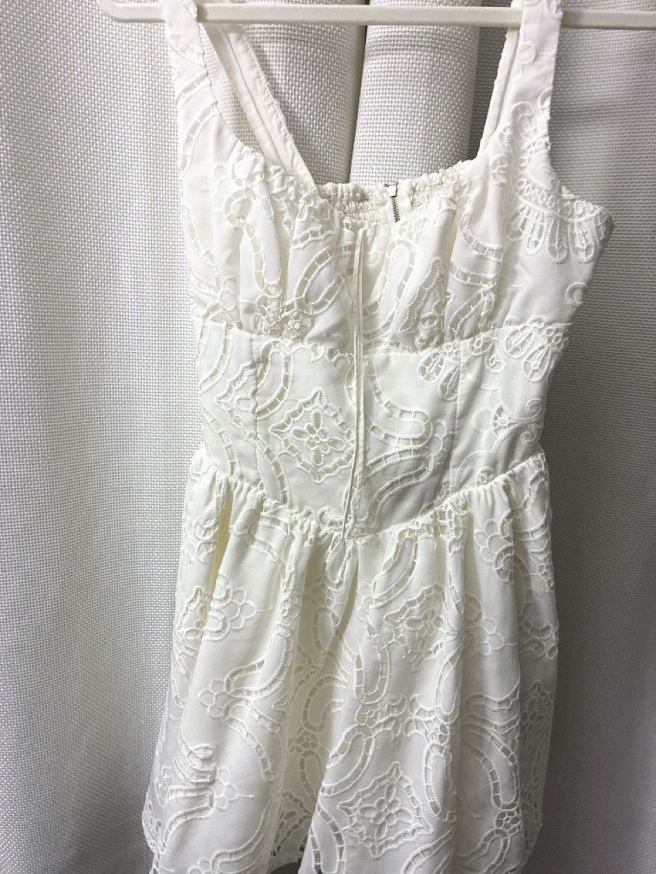 Reformation Reformation White Lace Convertible Halter Mini Dress Size 8 Size M / US 6-8 / IT 42-44 - 1 Thumbnail