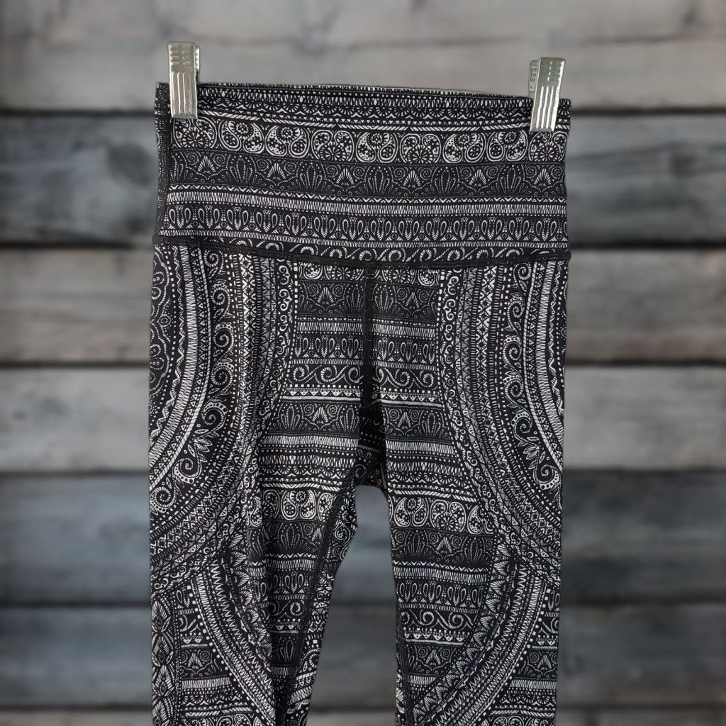 Lululemon Lululemon Wunder Under Hi Rise Tight Nulux Sz 4 Entwined Black Icey Grey Size ONE SIZE - 1 Thumbnail