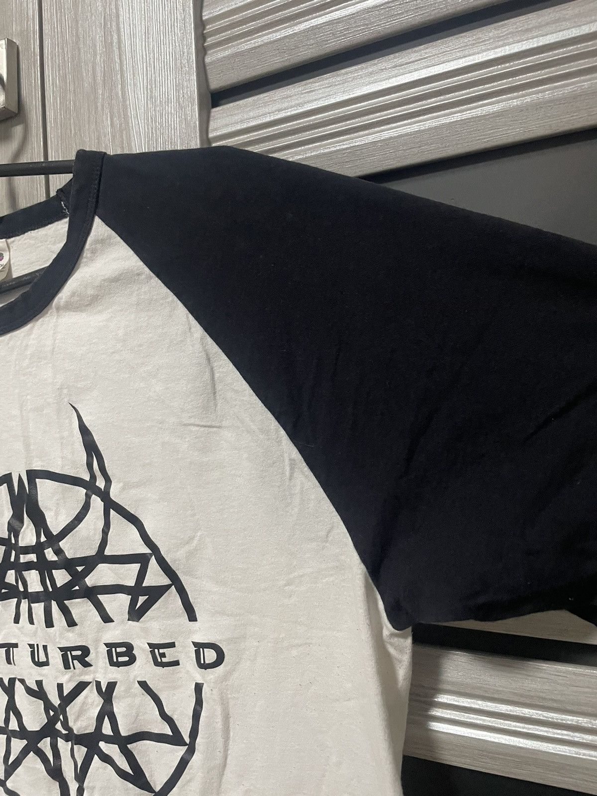 Band Tees × Vintage Vintage Disturbed Logo Baseball Tee Band Graphic T Shirt Size US L / EU 52-54 / 3 - 2 Thumbnail