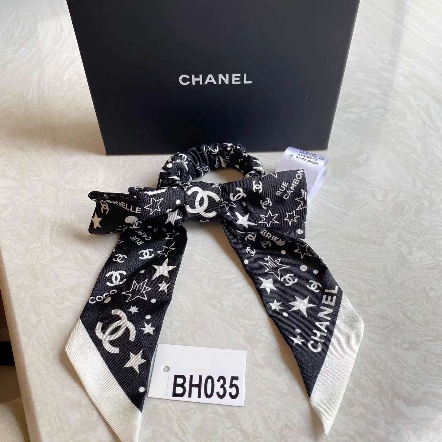 Chanel CHANEL Classic Black & White CC Star Bow Hair Tie Size ONE SIZE - 1 Thumbnail