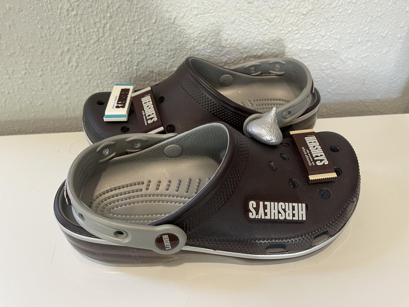 Crocs Crocs Hershey's Classic Clog Shoes Brown Size 8 Size US 7 / IT 37 - 4 Thumbnail