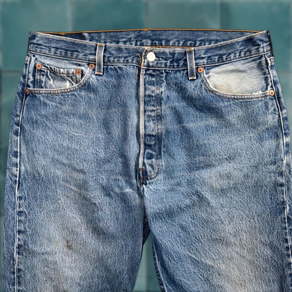 Levi's VINTAGE Levi's 501 Jeans - 90s USA, Straight Leg, Light Wash Blue, 38x30, 5-Pocket, Denim, Regular, Men / Adult, Button Closure, Cotton, Classic Fit Size US 38 / EU 54 - 1 Thumbnail