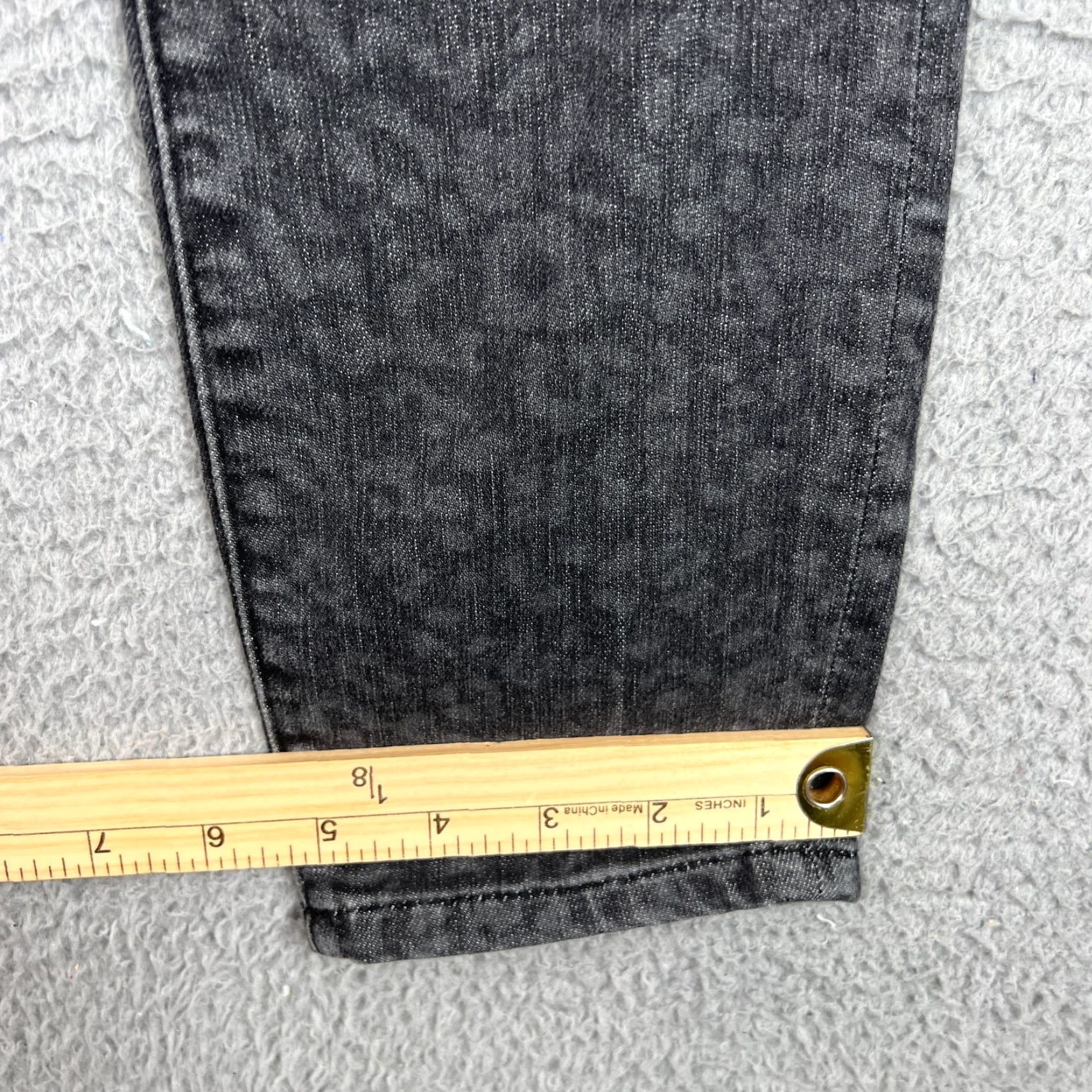 Abercrombie & Fitch Abercrombie & Fitch Jeans Women's 6 High Rise Super Skinny Gray Leopard Print 5-Pocket Denim with Logo Inseam 26 inches Size 6 Womens Size 28" / US 6 / IT 42 - 2 Thumbnail