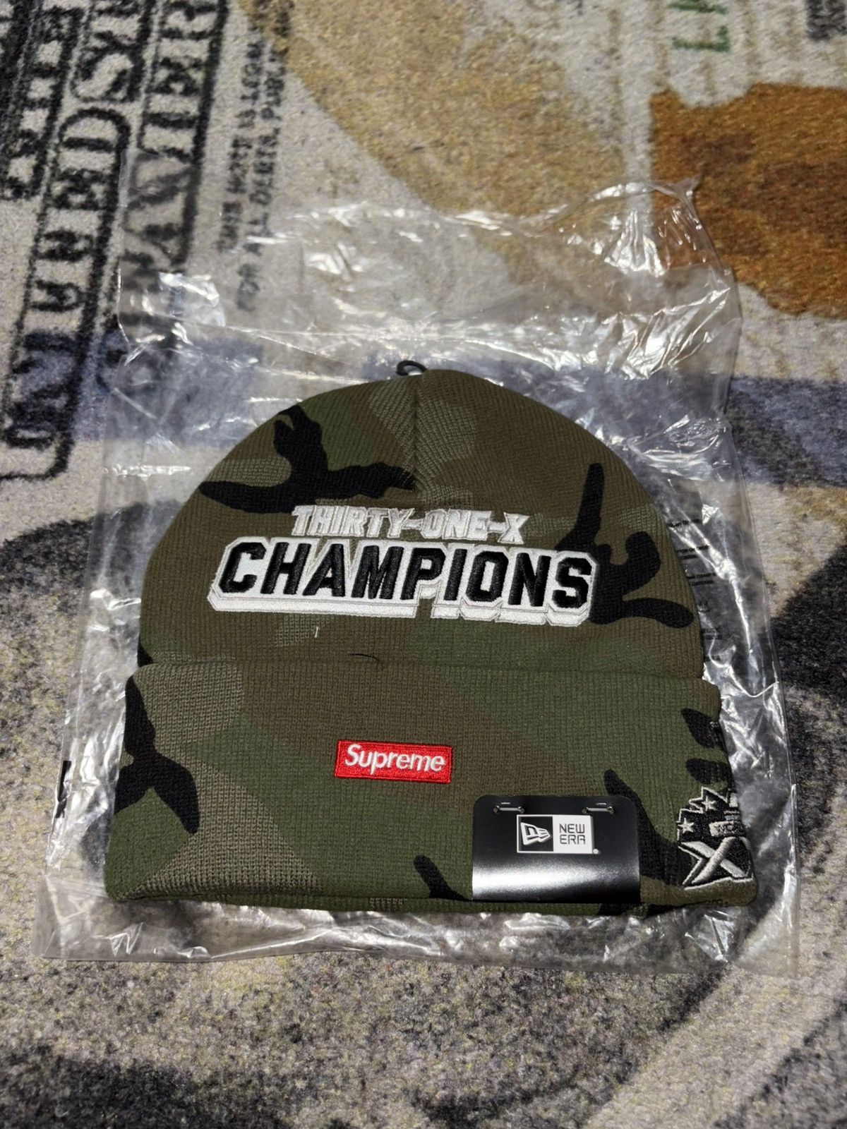 New Era × Supreme Supreme New Era Football Beanie Size ONE SIZE - 2 Thumbnail