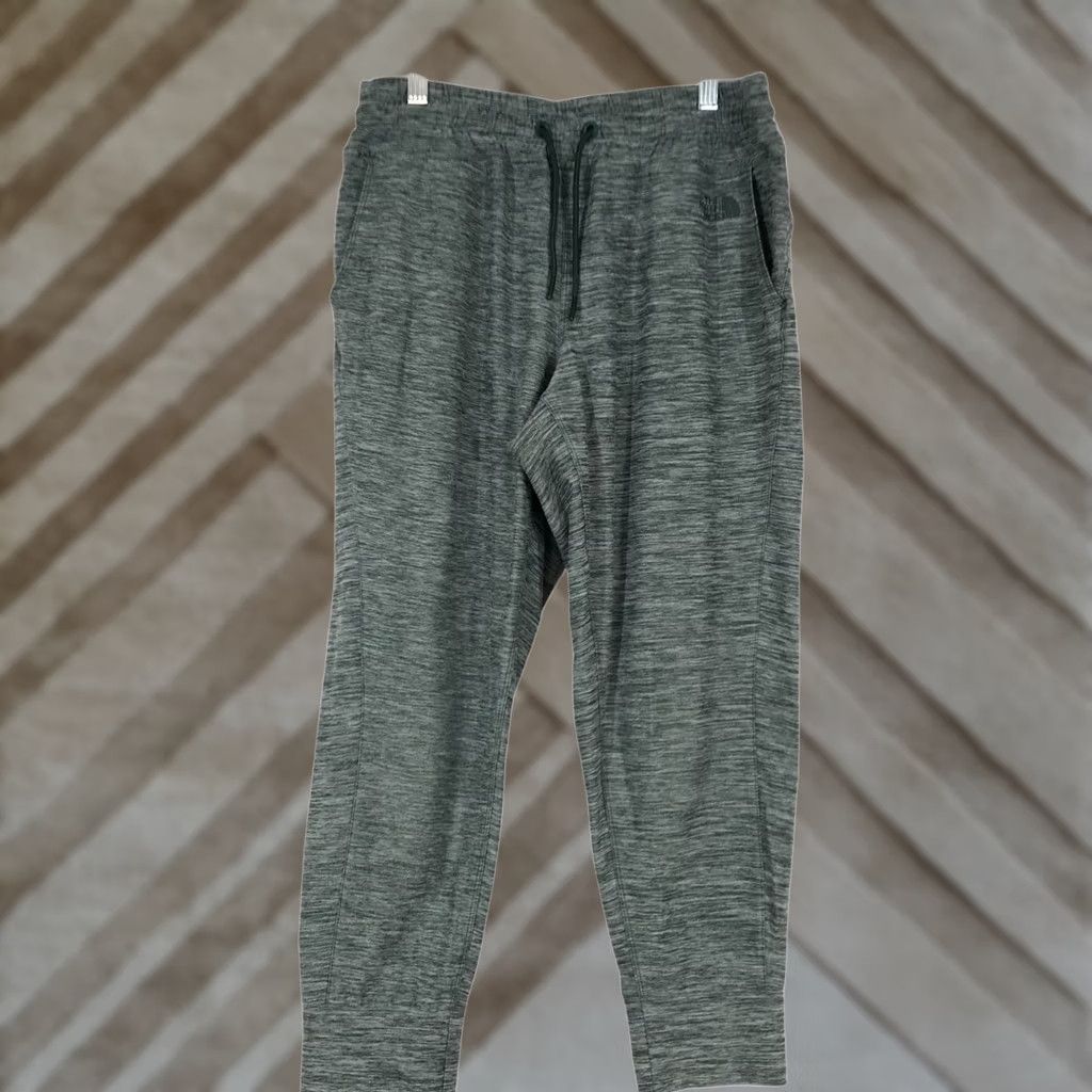 The North Face Generates an optimized title for the given product description. Size 32" / US 10 / IT 46 - 1 Thumbnail